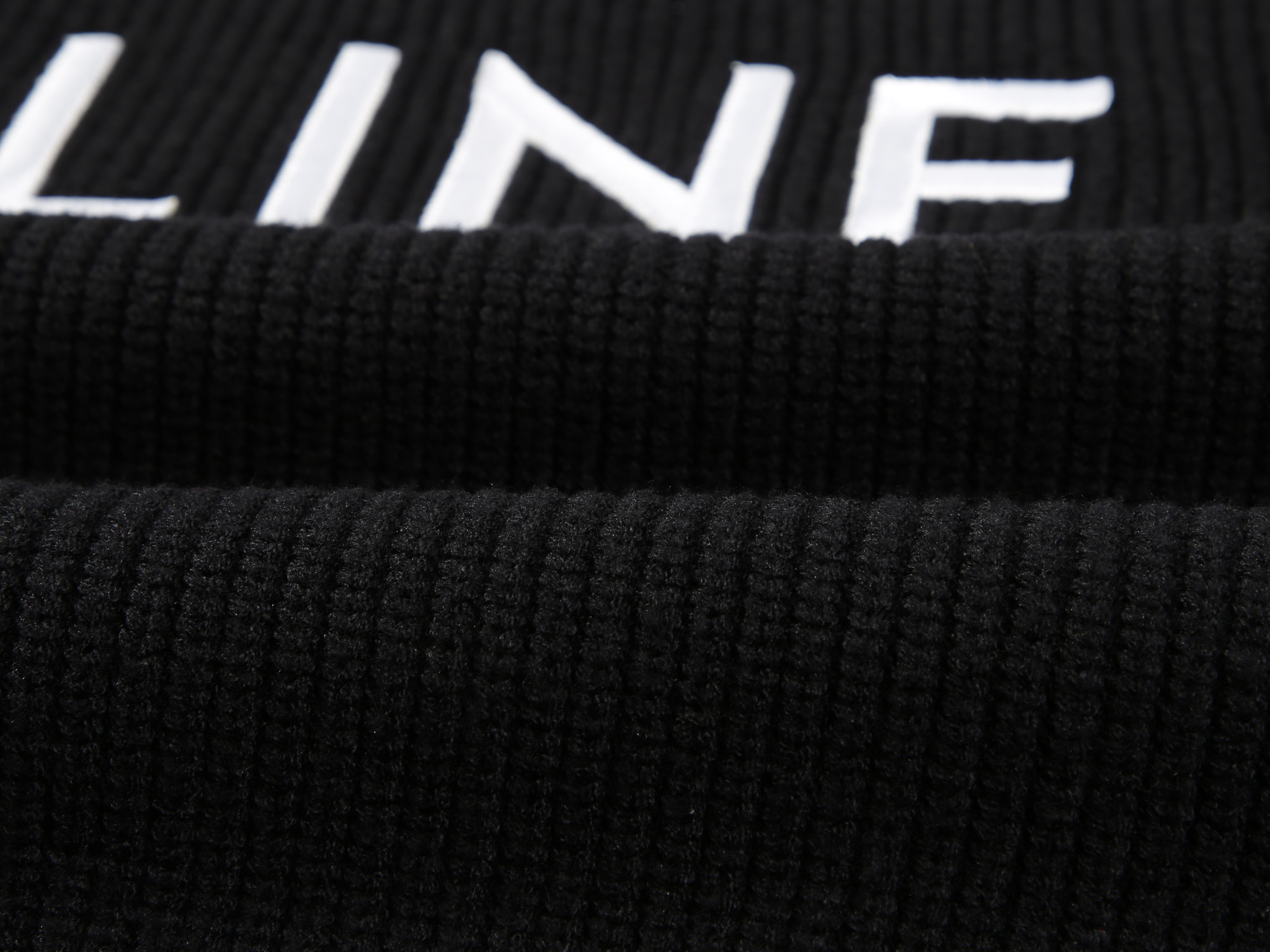 【CELINE   公式旗艦店】セリーヌ   セーター好評に付き再入荷！ 241128