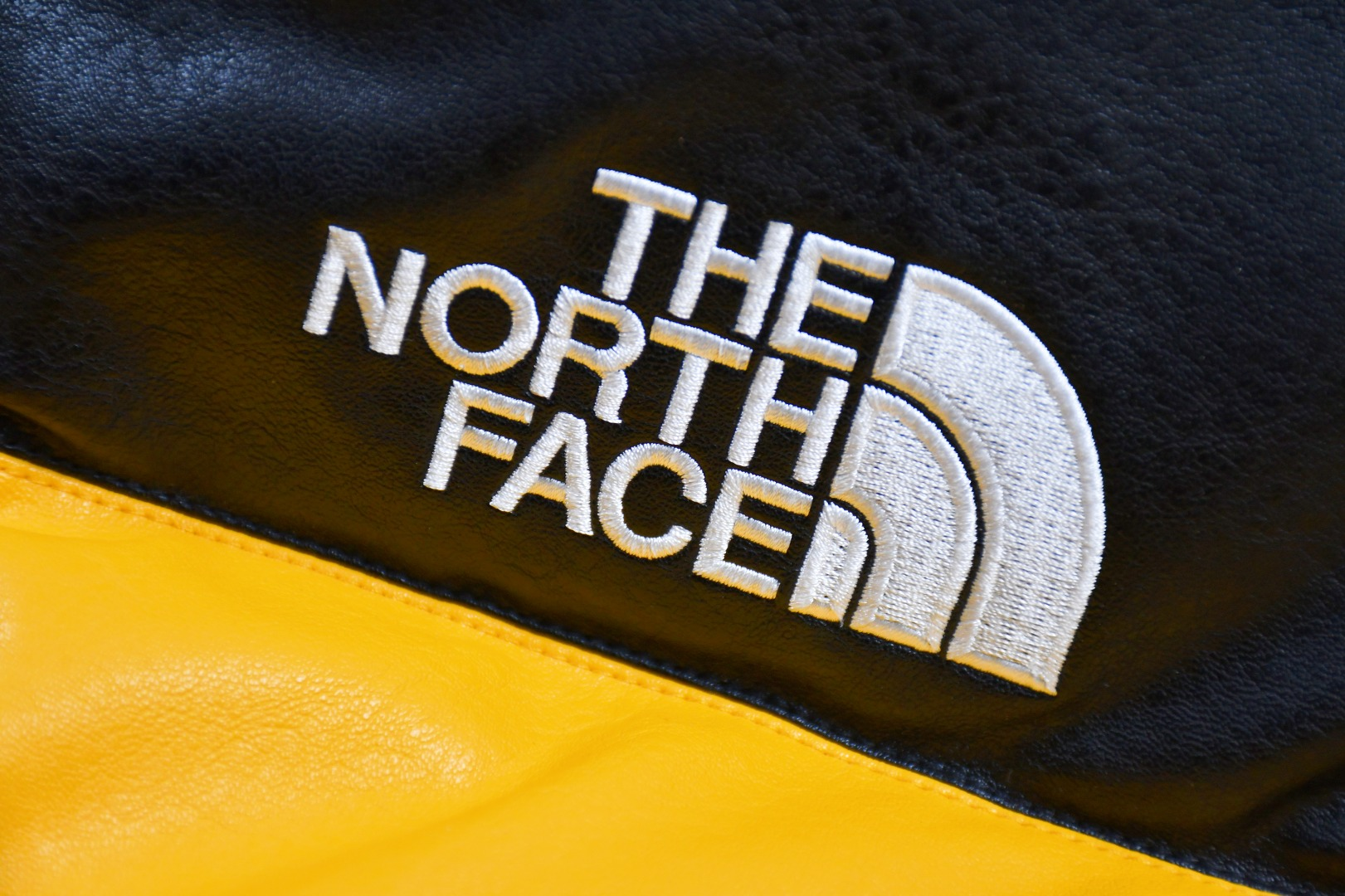 【The North Face & Supreme公式旗艦店】 ダウンジャケット ご好評に付き再入荷！  241205