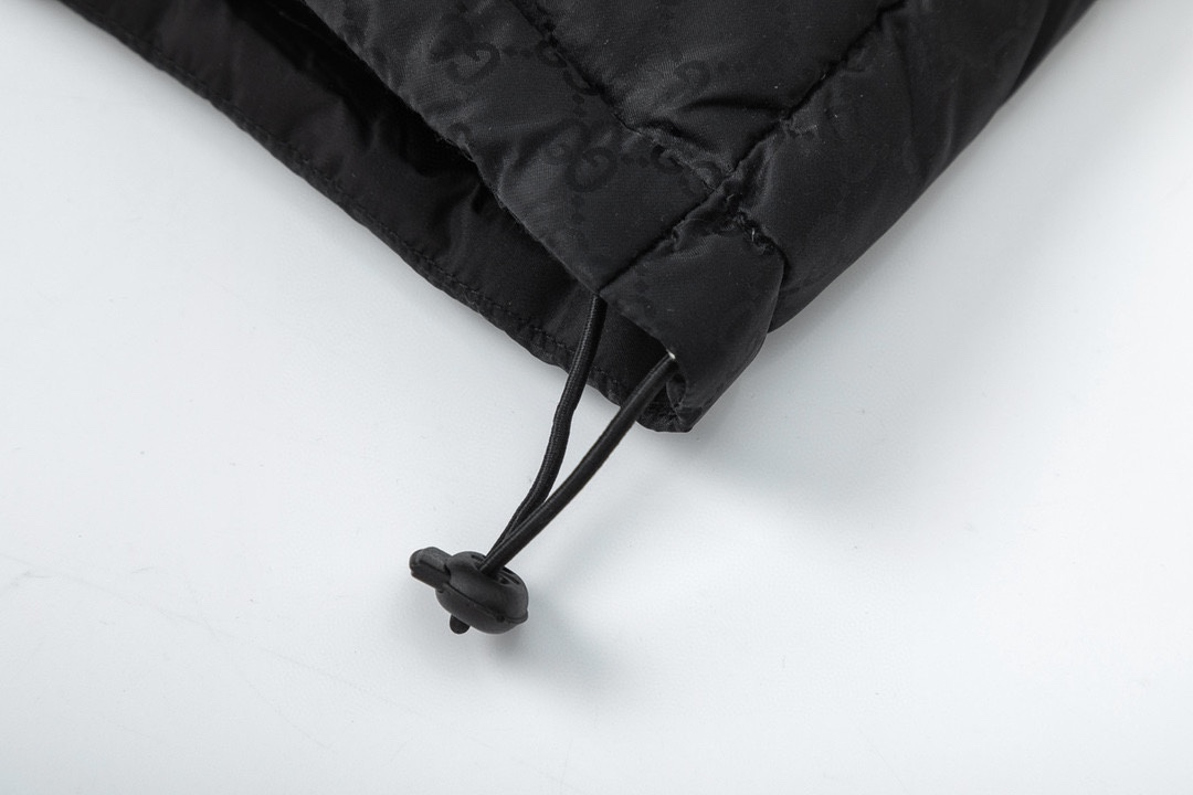 【GUCCI  公式旗艦店】グッチ   ダウンジャケット ご好評に付き再入荷！241205