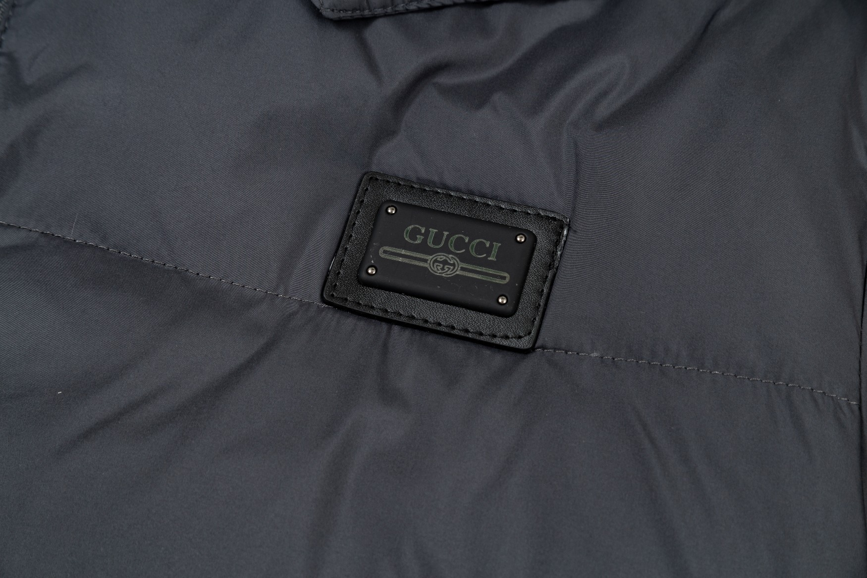 【GUCCI  公式旗艦店】グッチ   ダウンジャケット ご好評に付き再入荷！241205