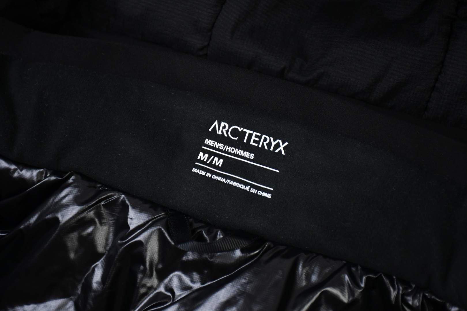【ARCTERYX   公式旗艦店】 アークテリクス  ダウンジャケット ご好評に付き再入荷！  241205