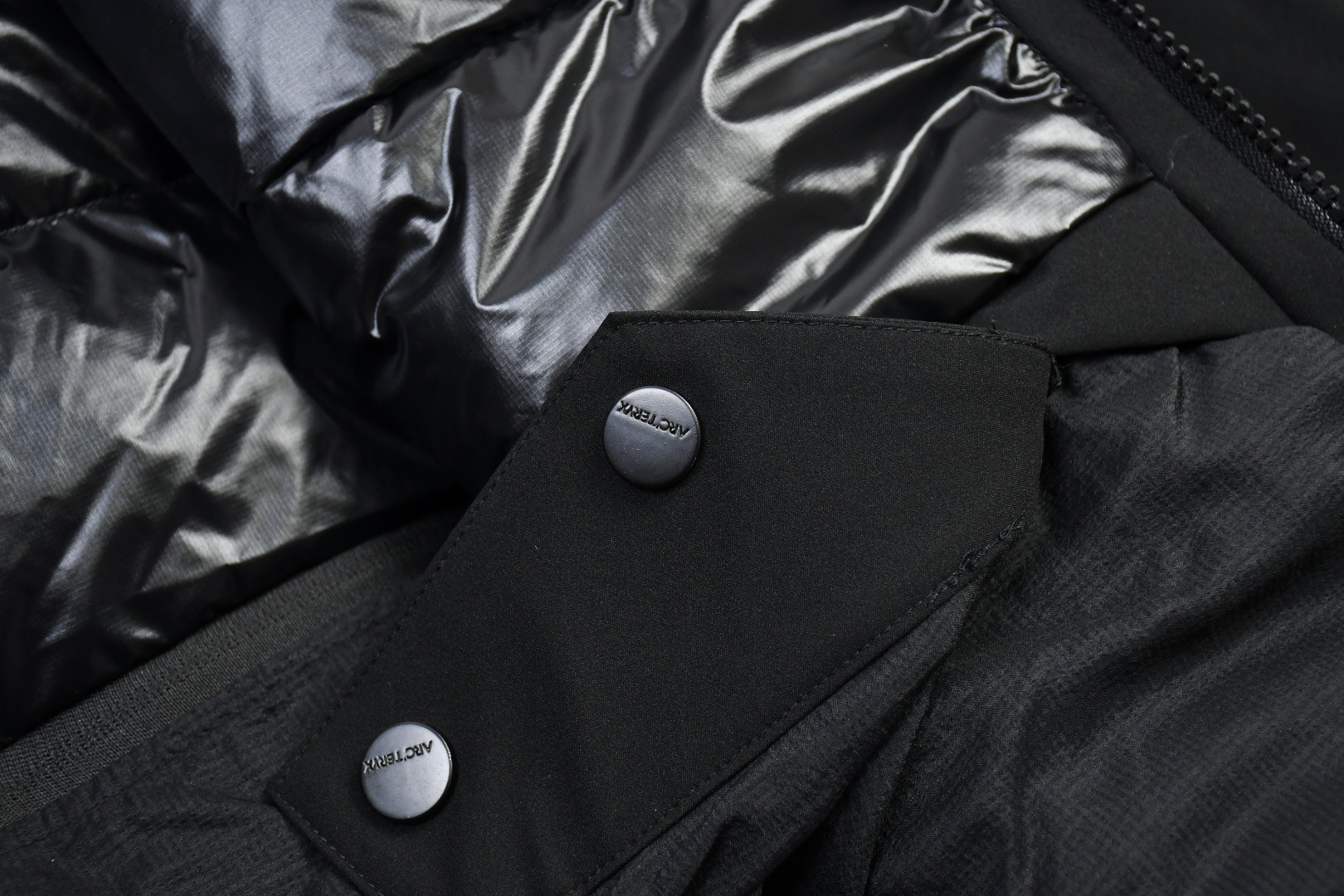 【ARCTERYX   公式旗艦店】 アークテリクス  ダウンジャケット ご好評に付き再入荷！  241205