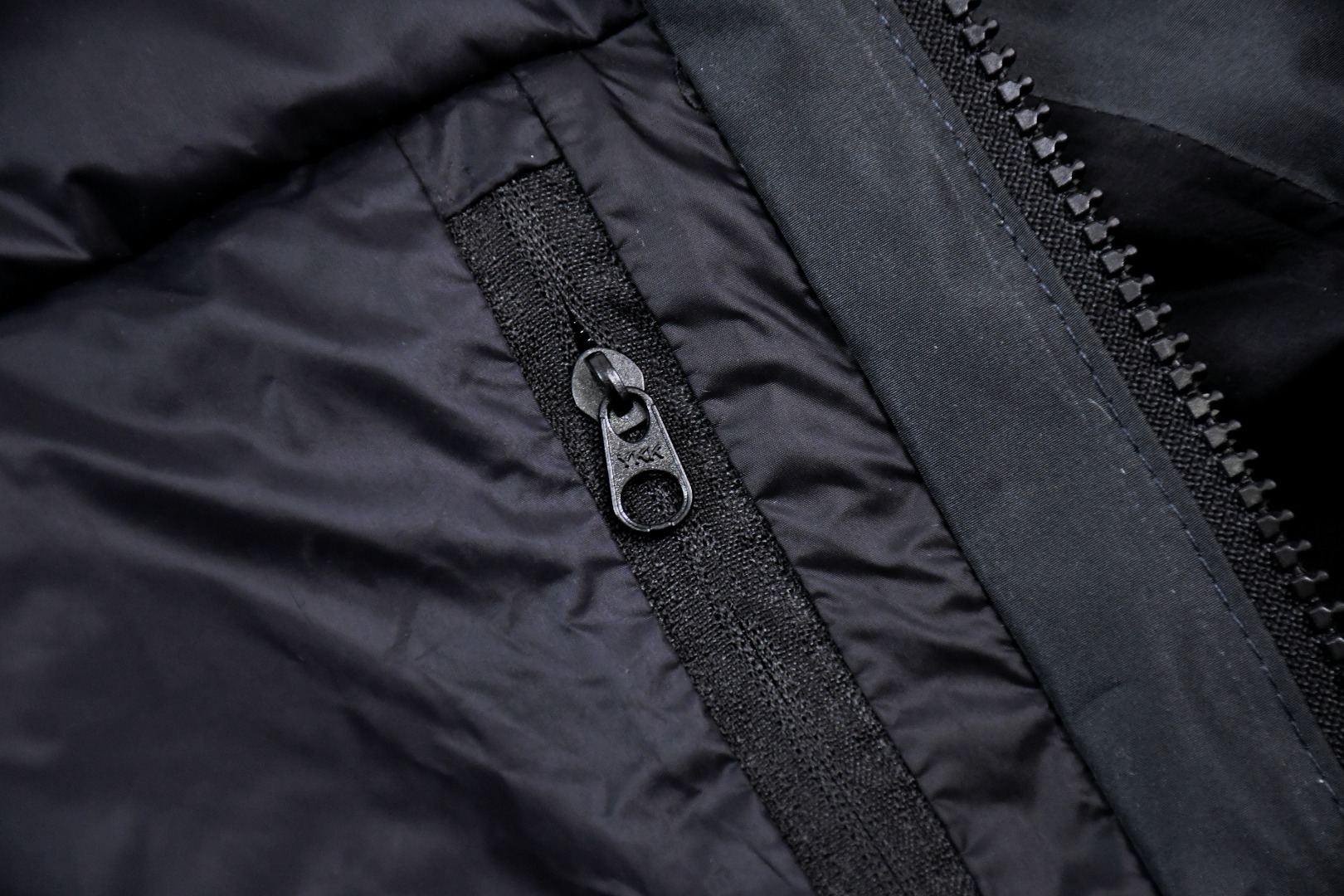 【ARCTERYX   公式旗艦店】 アークテリクス  ダウンジャケット ご好評に付き再入荷！  241205