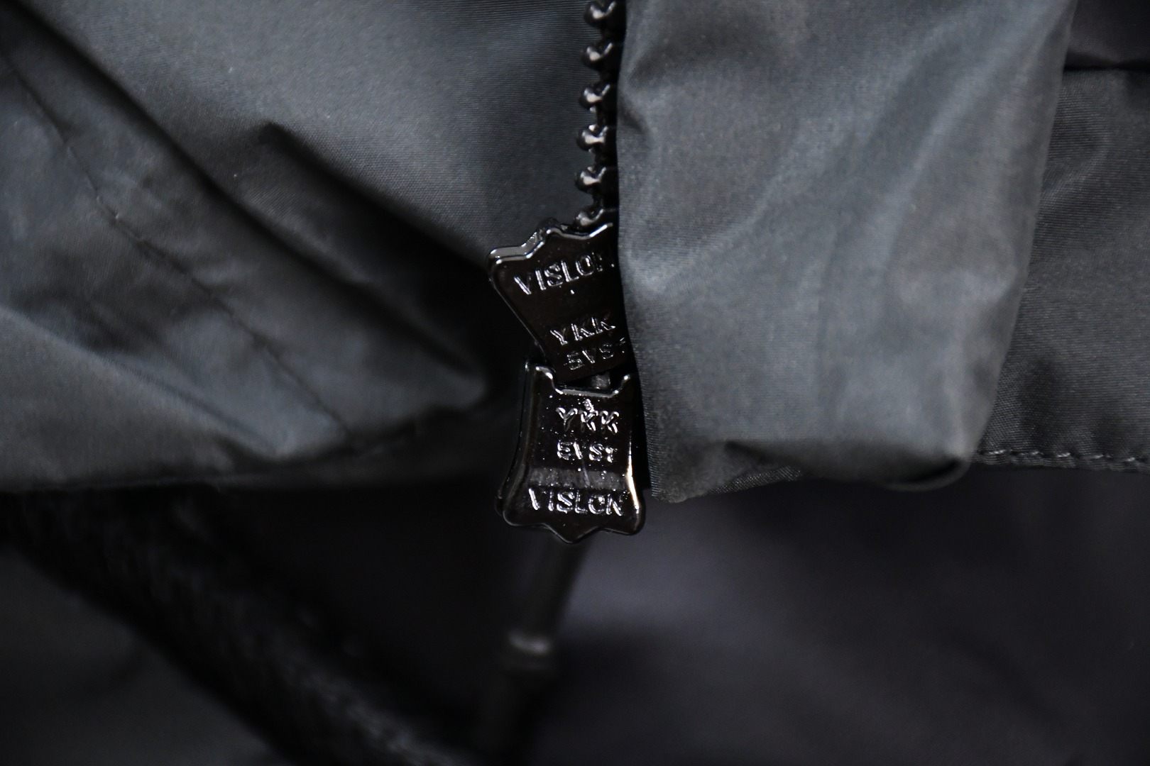 【ARCTERYX   公式旗艦店】 アークテリクス  ダウンジャケット ご好評に付き再入荷！  241205