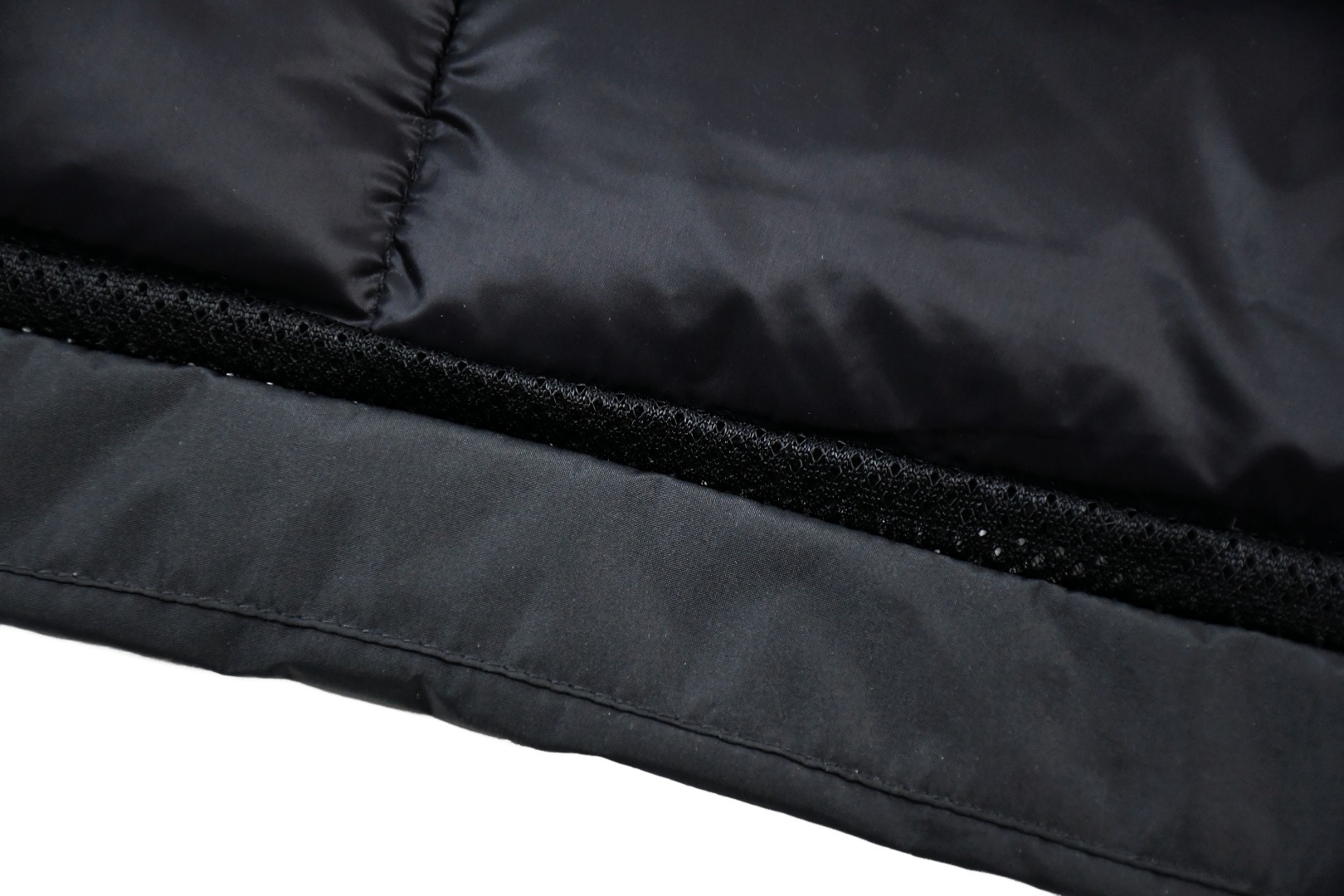 【ARCTERYX   公式旗艦店】 アークテリクス  ダウンジャケット ご好評に付き再入荷！  241205