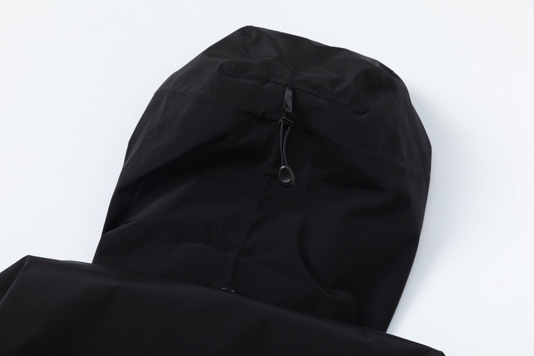 【ARCTERYX   公式旗艦店】 アークテリクス  ダウンジャケット ご好評に付き再入荷！  241205