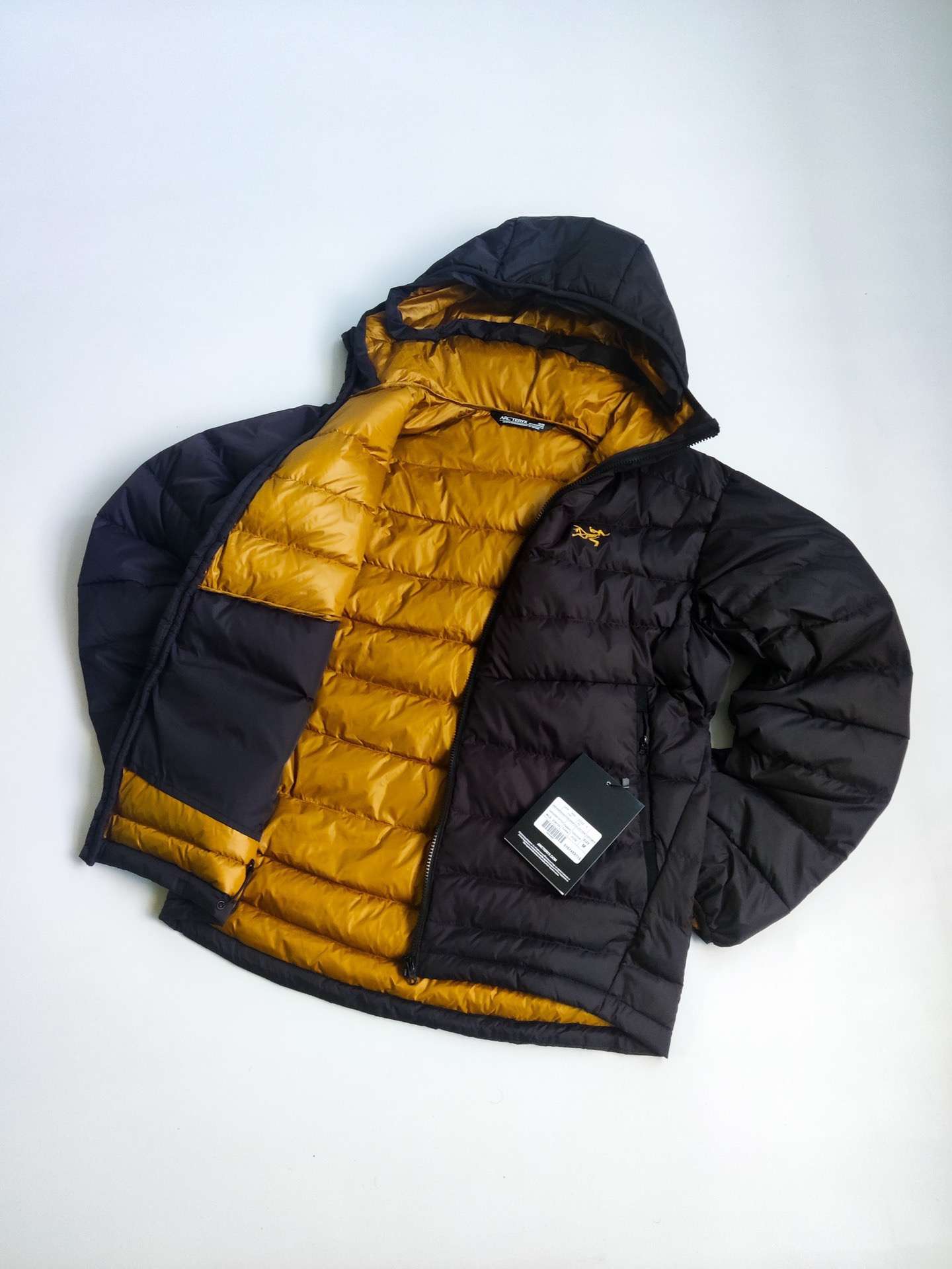 【ARCTERYX   公式旗艦店】 アークテリクス  ダウンジャケット ご好評に付き再入荷！  241205