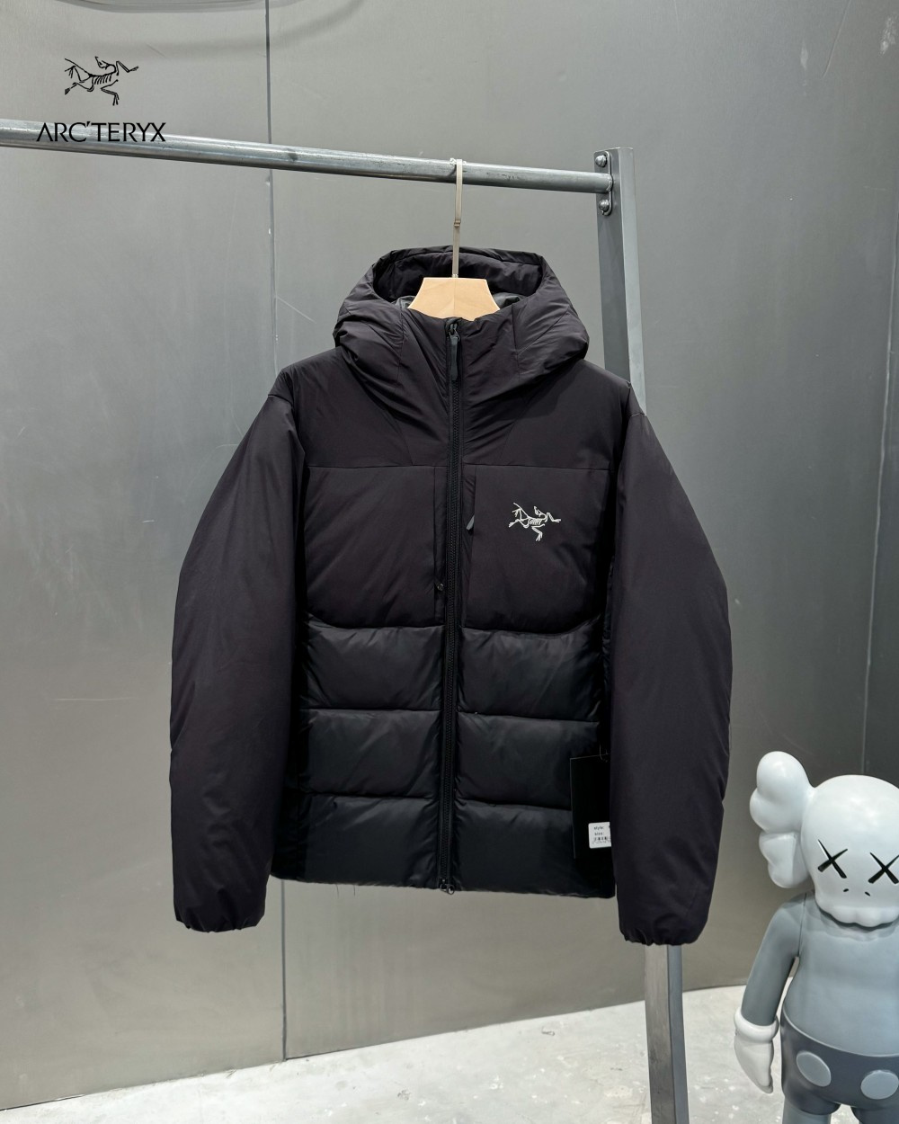 【ARCTERYX   公式旗艦店】 アークテリクス  ダウンジャケット ご好評に付き再入荷！  241205