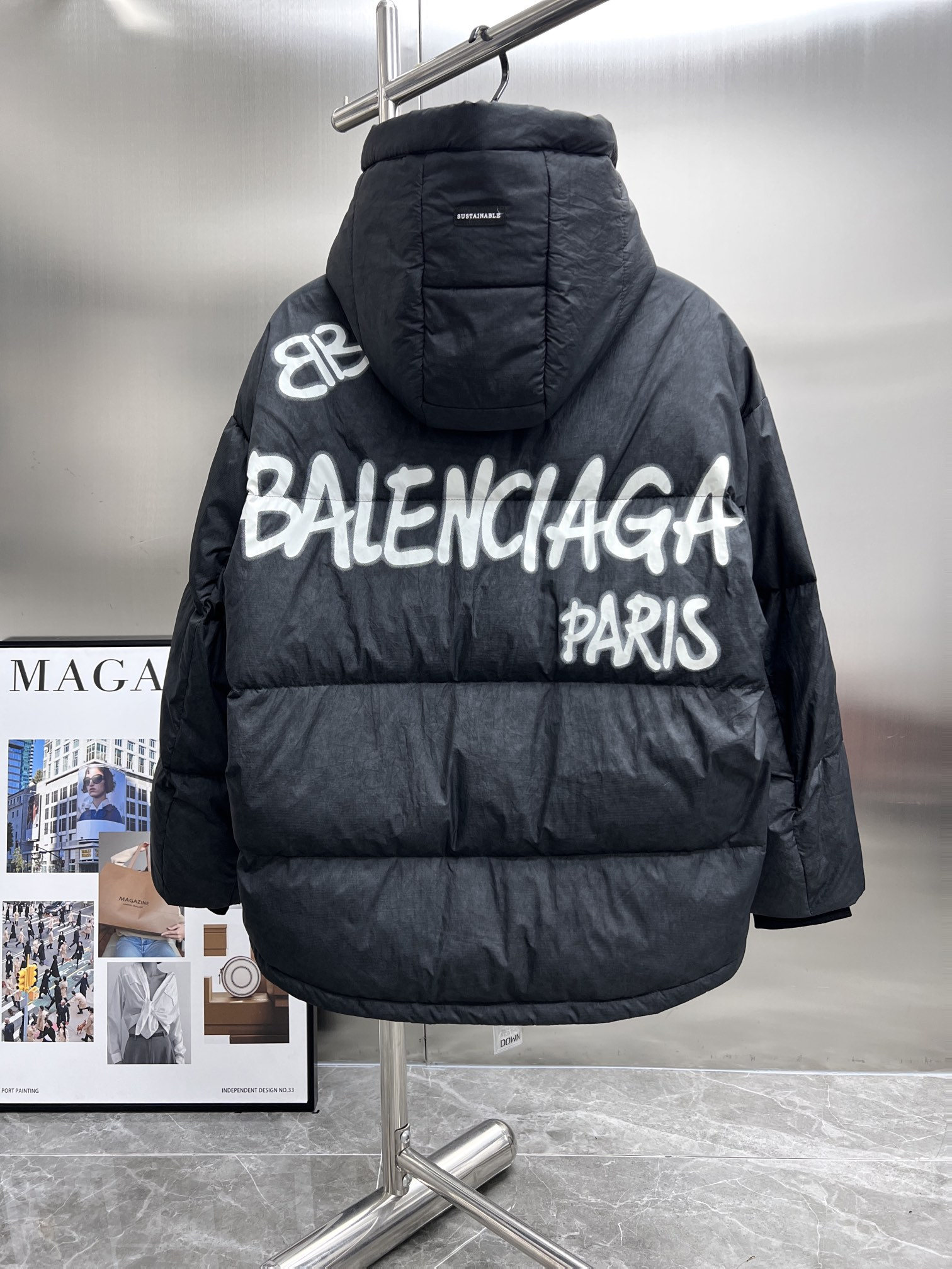 【BALENCIAGA   公式旗艦店】バレンシアガ   ダウンジャケット ご好評に付き再入荷！  241205