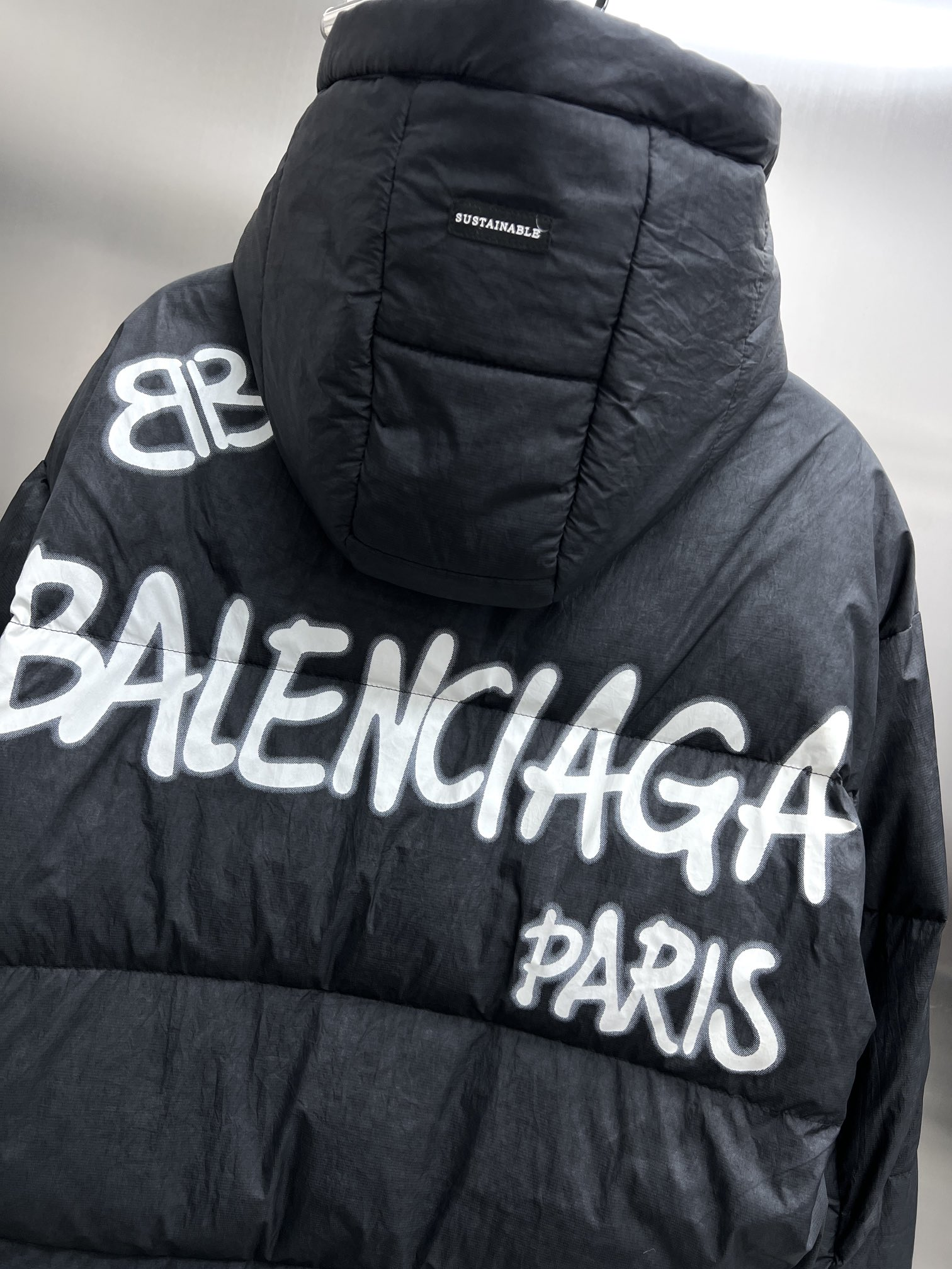 【BALENCIAGA   公式旗艦店】バレンシアガ   ダウンジャケット ご好評に付き再入荷！  241205