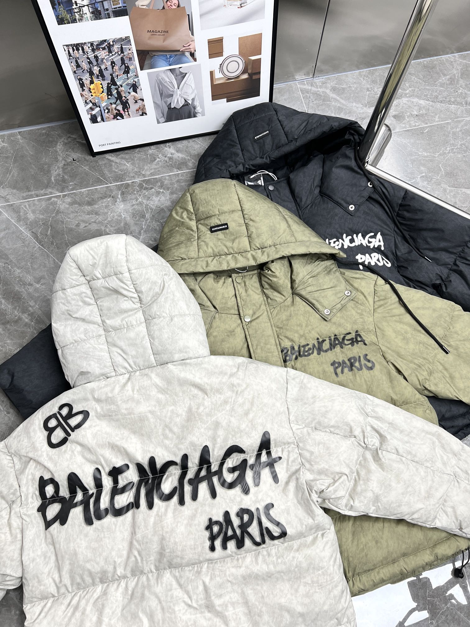 【BALENCIAGA   公式旗艦店】バレンシアガ   ダウンジャケット ご好評に付き再入荷！  241205