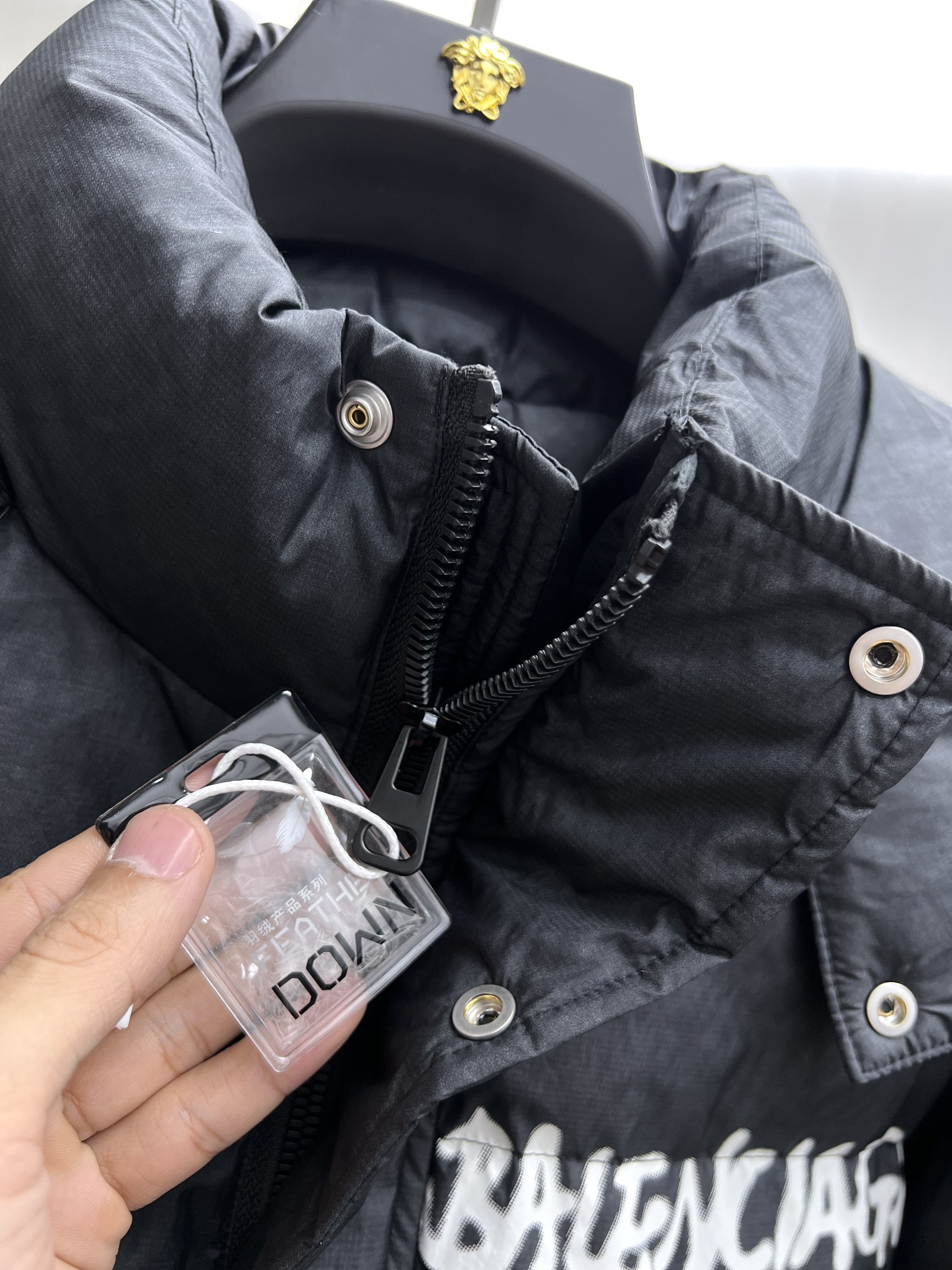 【BALENCIAGA   公式旗艦店】バレンシアガ   ダウンジャケット ご好評に付き再入荷！  241205