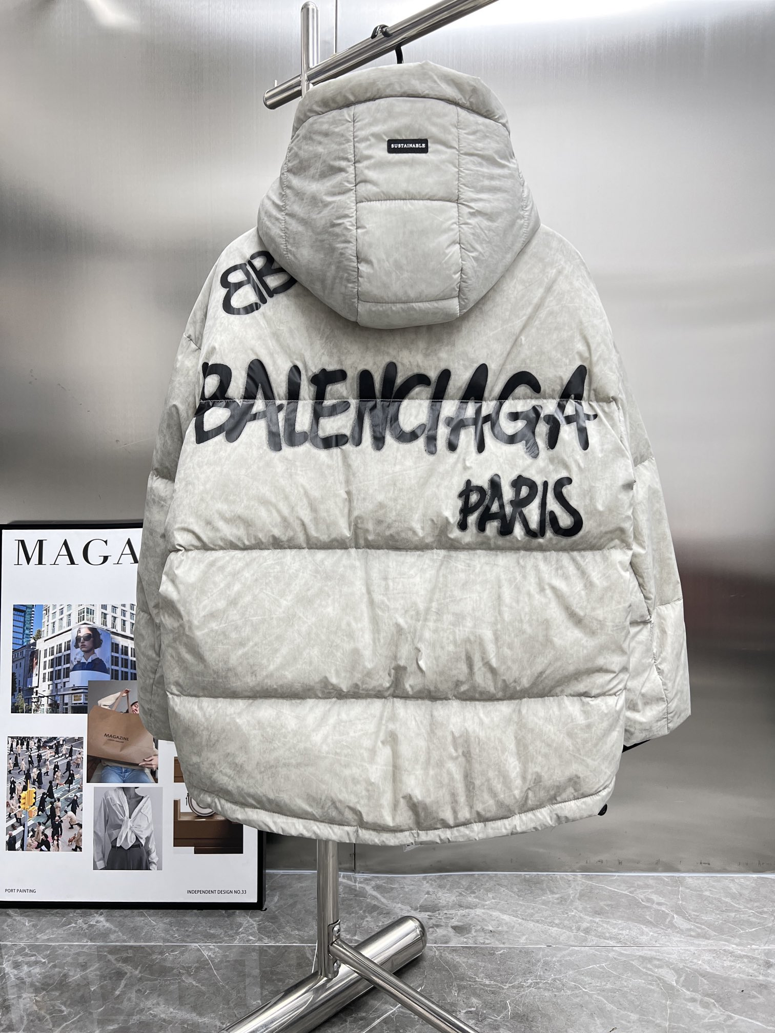 【BALENCIAGA   公式旗艦店】バレンシアガ   ダウンジャケット ご好評に付き再入荷！  241205