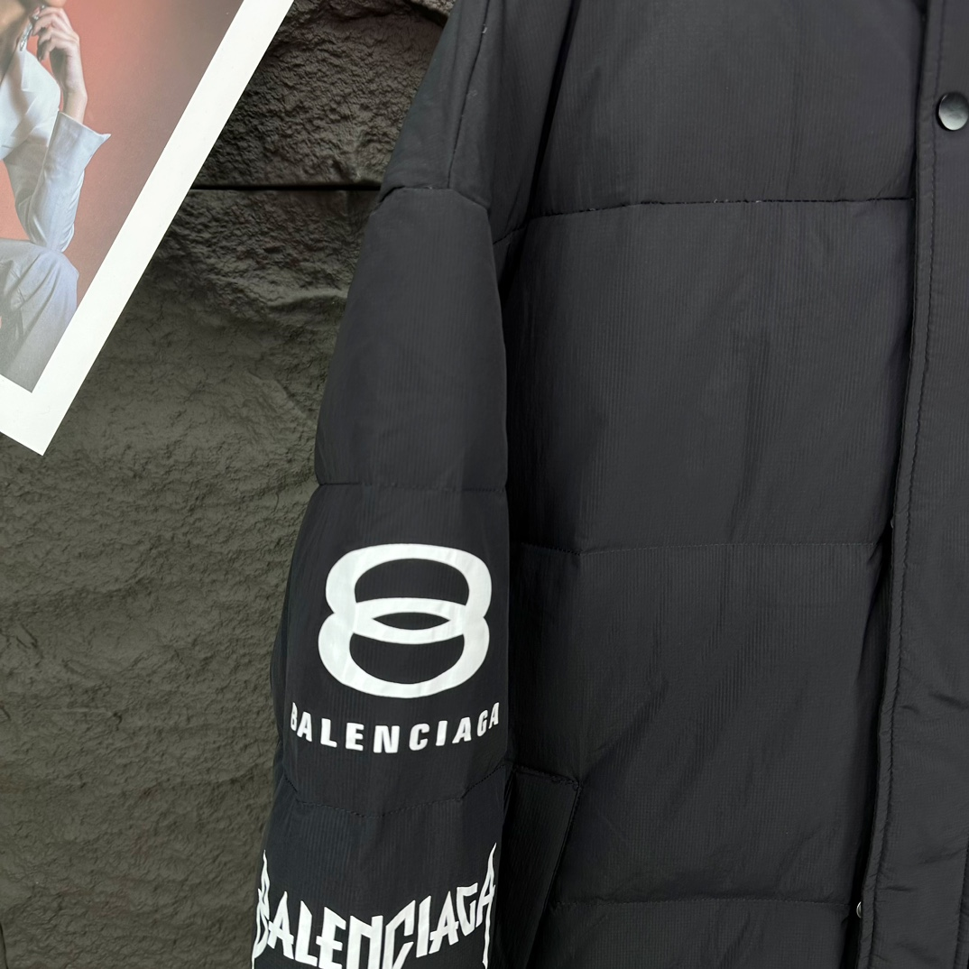 【BALENCIAGA   公式旗艦店】バレンシアガ   ダウンジャケット ご好評に付き再入荷！  241205