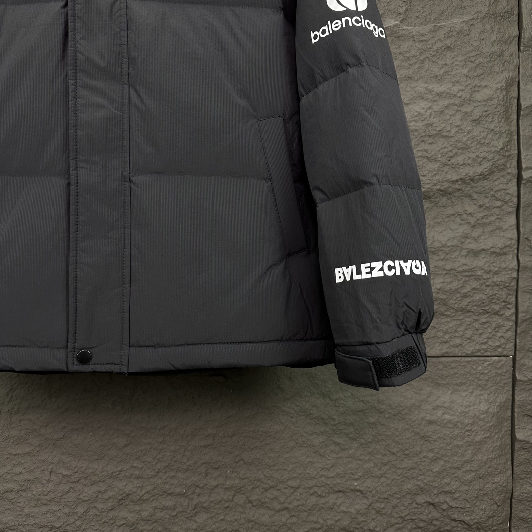 【BALENCIAGA   公式旗艦店】バレンシアガ   ダウンジャケット ご好評に付き再入荷！  241205