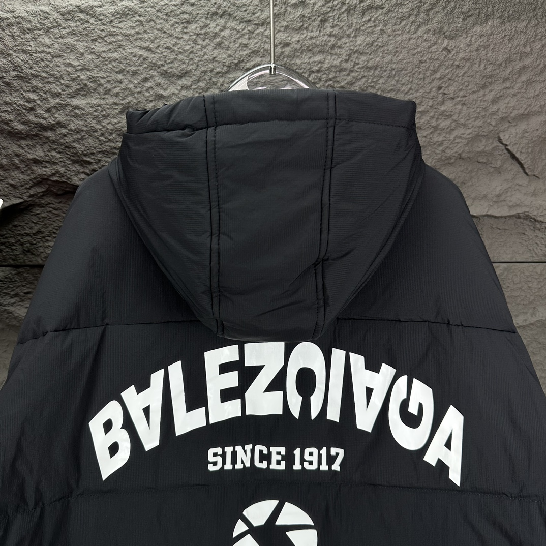 【BALENCIAGA   公式旗艦店】バレンシアガ   ダウンジャケット ご好評に付き再入荷！  241205