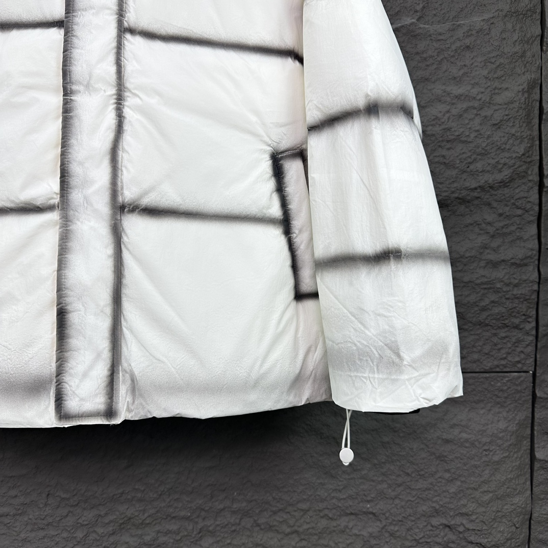 【BALENCIAGA   公式旗艦店】バレンシアガ   ダウンジャケット ご好評に付き再入荷！  241205