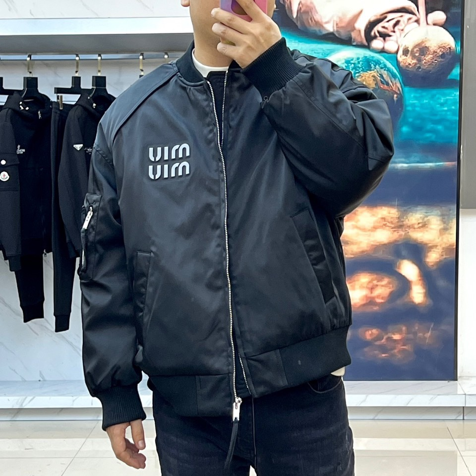 【Miumiu  公式旗艦店】ミュウミュウ ダウンジャケット ご好評に付き再入荷！241206