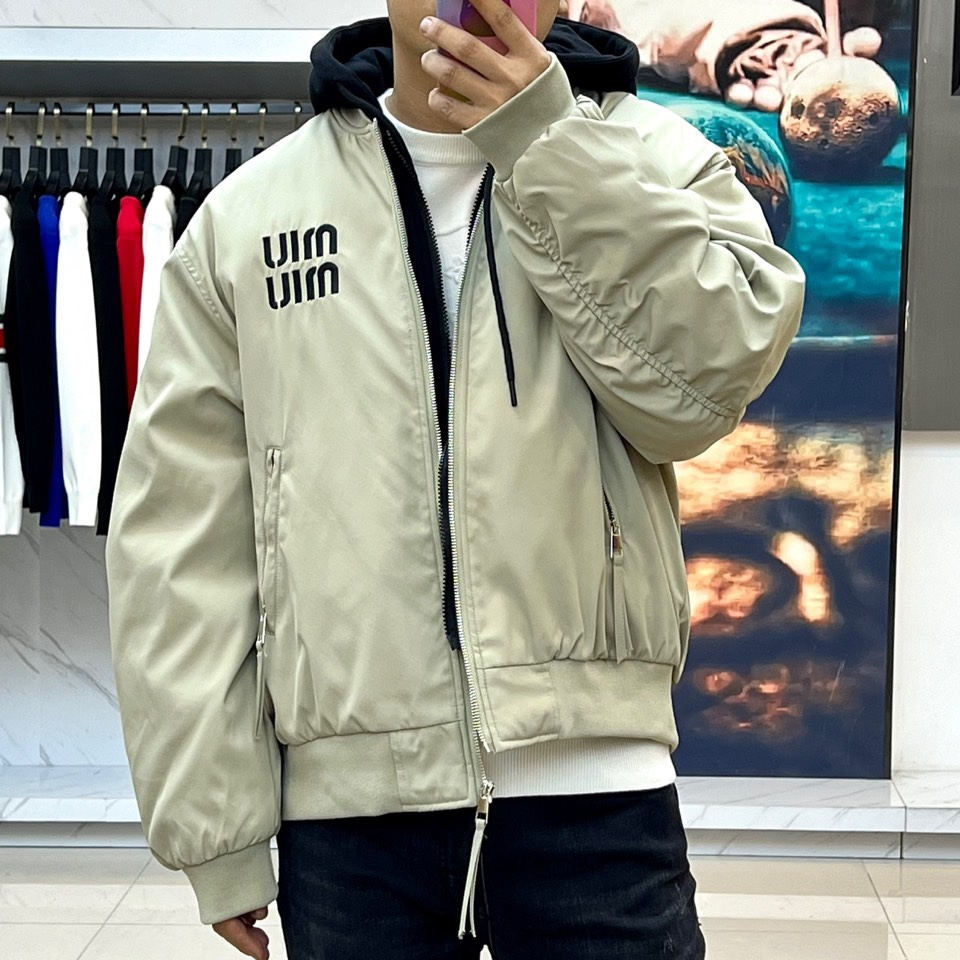 【Miumiu  公式旗艦店】ミュウミュウ ダウンジャケット ご好評に付き再入荷！241206