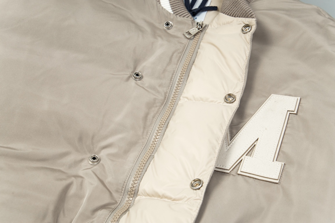 【MONCLER 公式旗艦店】モンクレール  ダウンジャケット好評に付き再入荷！ 241113