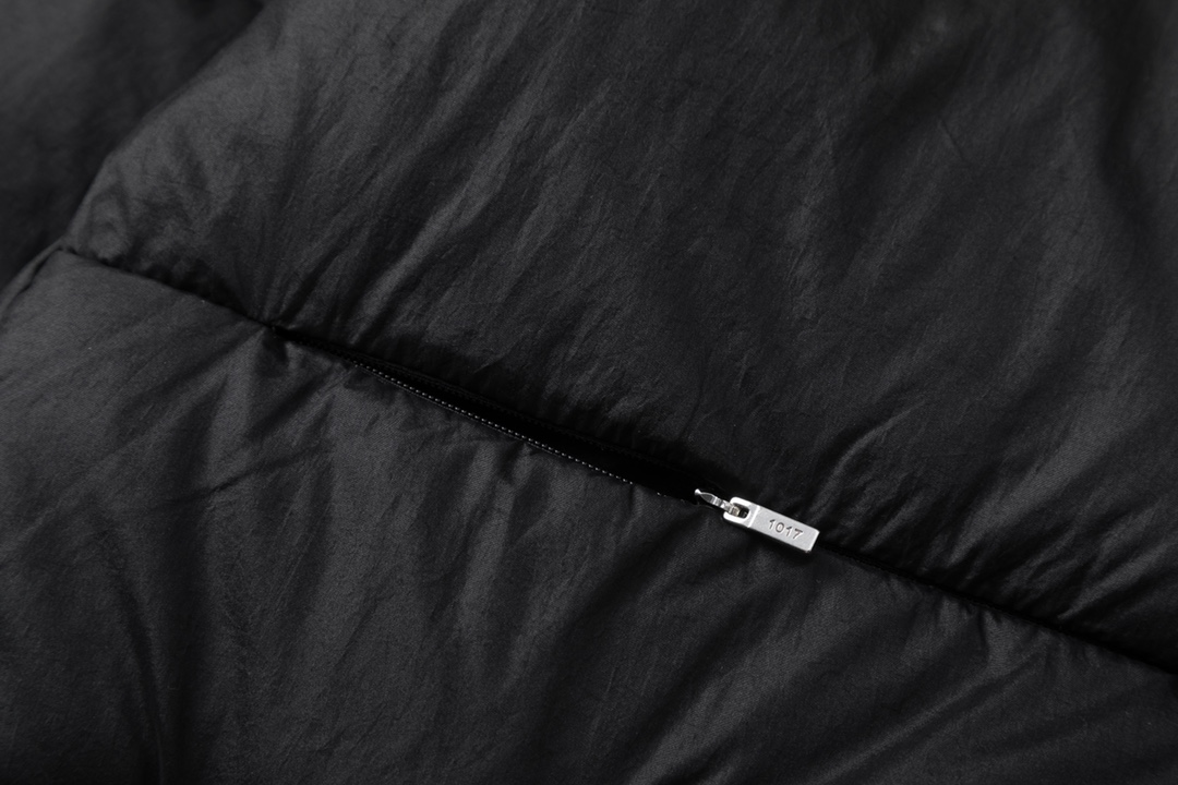 【MONCLER 公式旗艦店】モンクレール  ダウンジャケット好評に付き再入荷！ 241206