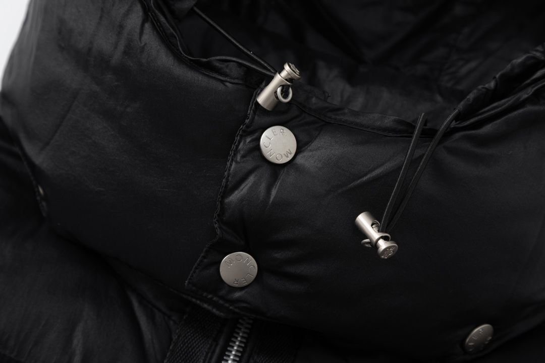 【MONCLER 公式旗艦店】モンクレール  ダウンジャケット好評に付き再入荷！ 241206