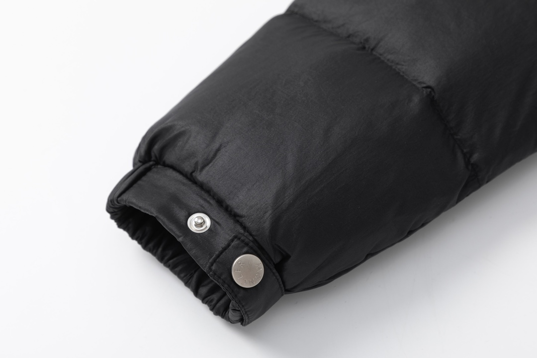 【MONCLER 公式旗艦店】モンクレール  ダウンジャケット好評に付き再入荷！ 241206