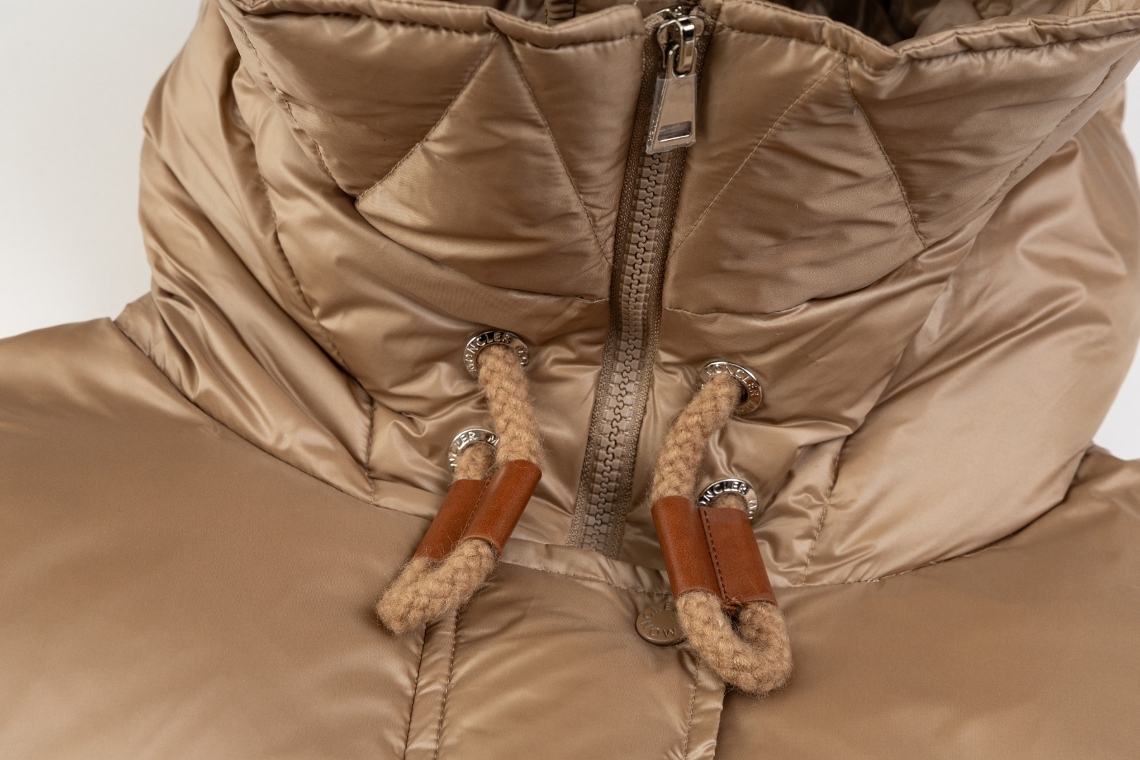 【MONCLER 公式旗艦店】モンクレール  ダウンジャケット好評に付き再入荷！ 241206