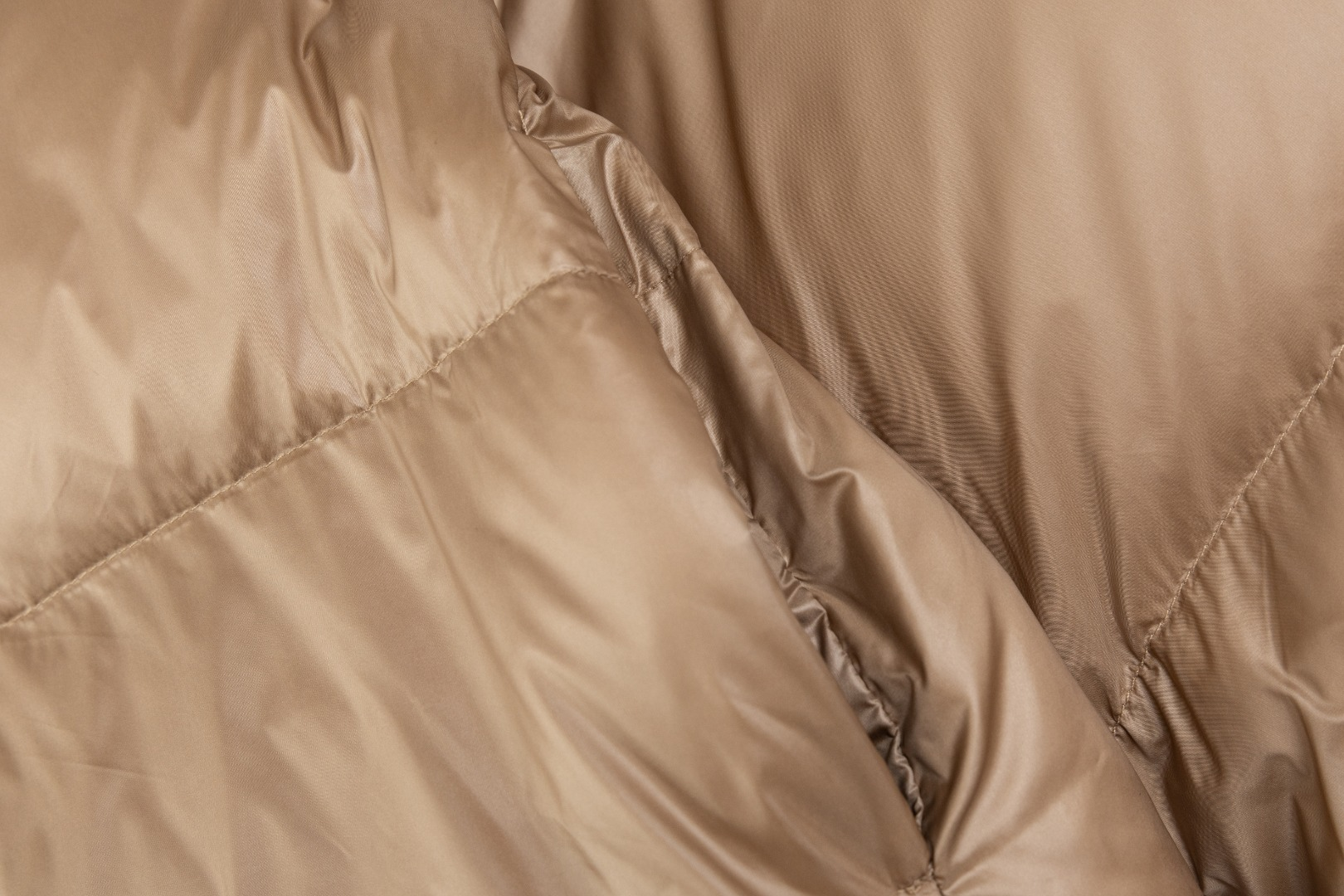 【MONCLER 公式旗艦店】モンクレール  ダウンジャケット好評に付き再入荷！ 241206