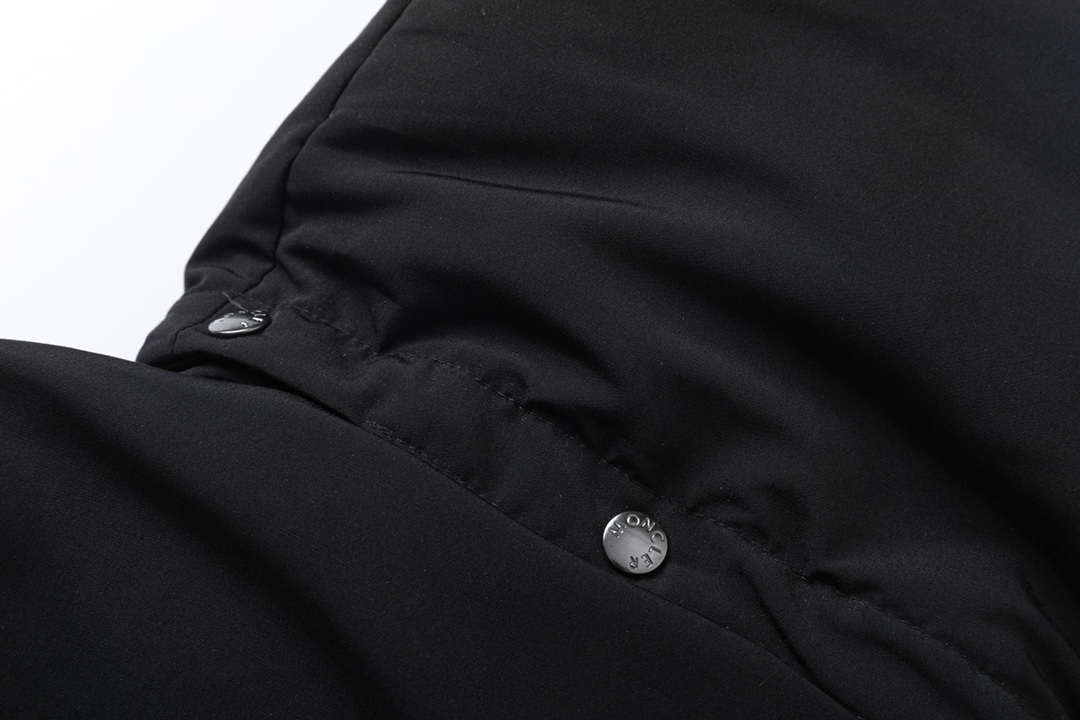 【MONCLER 公式旗艦店】モンクレール  ダウンジャケット好評に付き再入荷！ 241206