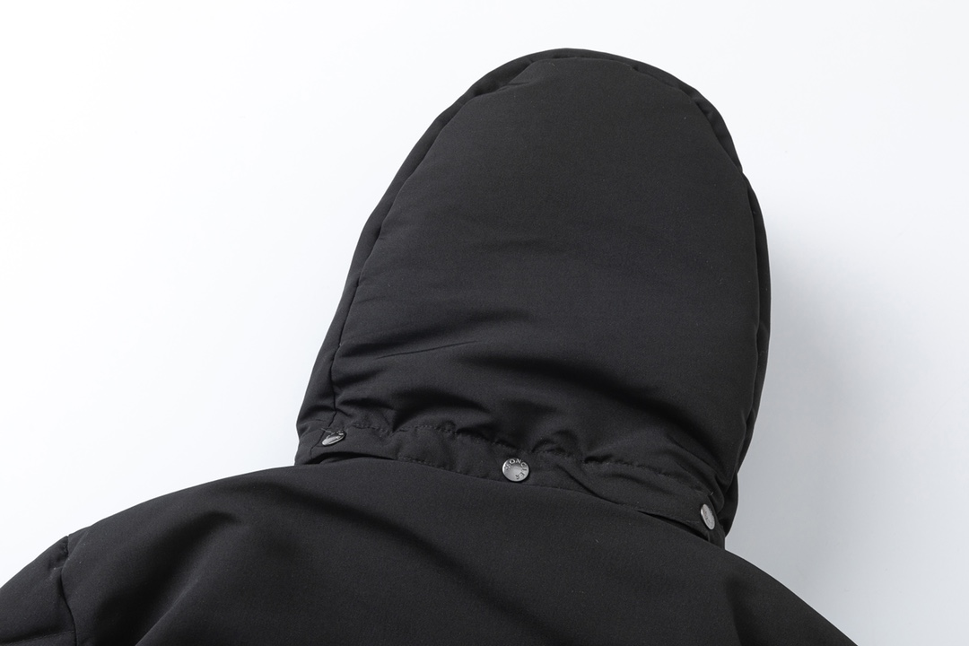 【MONCLER 公式旗艦店】モンクレール  ダウンジャケット好評に付き再入荷！ 241206