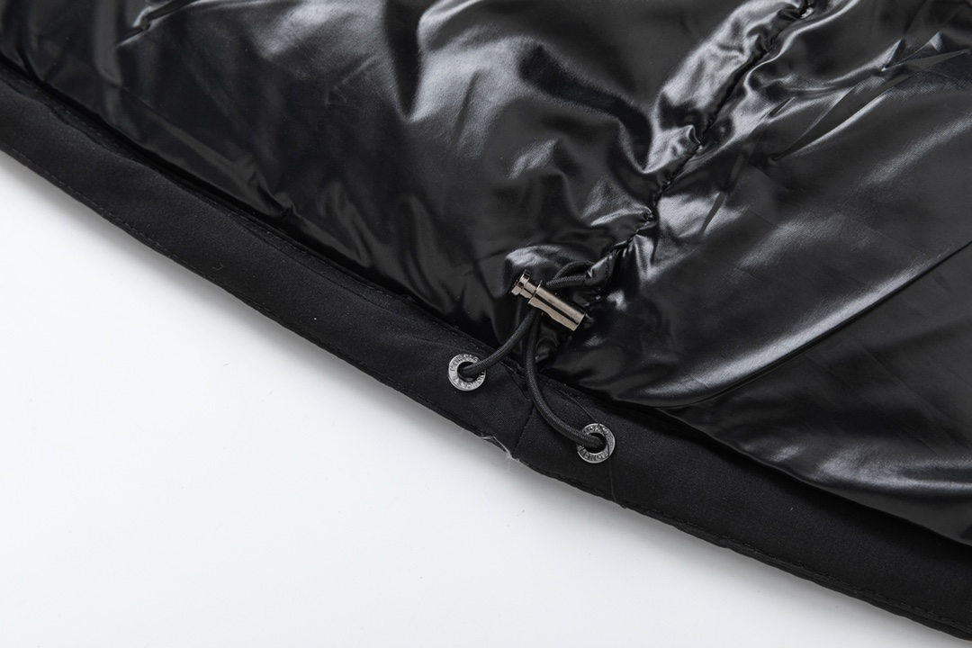 【MONCLER 公式旗艦店】モンクレール  ダウンジャケット好評に付き再入荷！ 241206