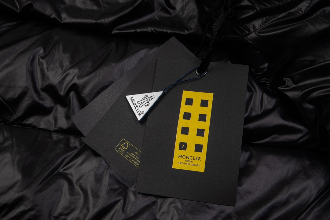 【MONCLER 公式旗艦店】モンクレール  ダウンジャケット好評に付き再入荷！ 241206