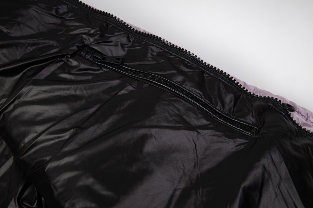 【MONCLER 公式旗艦店】モンクレール  ダウンジャケット好評に付き再入荷！ 241206