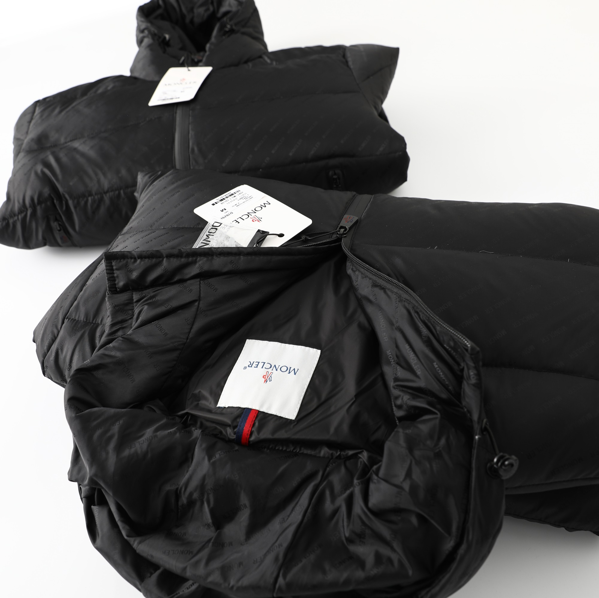 【MONCLER 公式旗艦店】モンクレール  ダウンジャケット好評に付き再入荷！ 241206