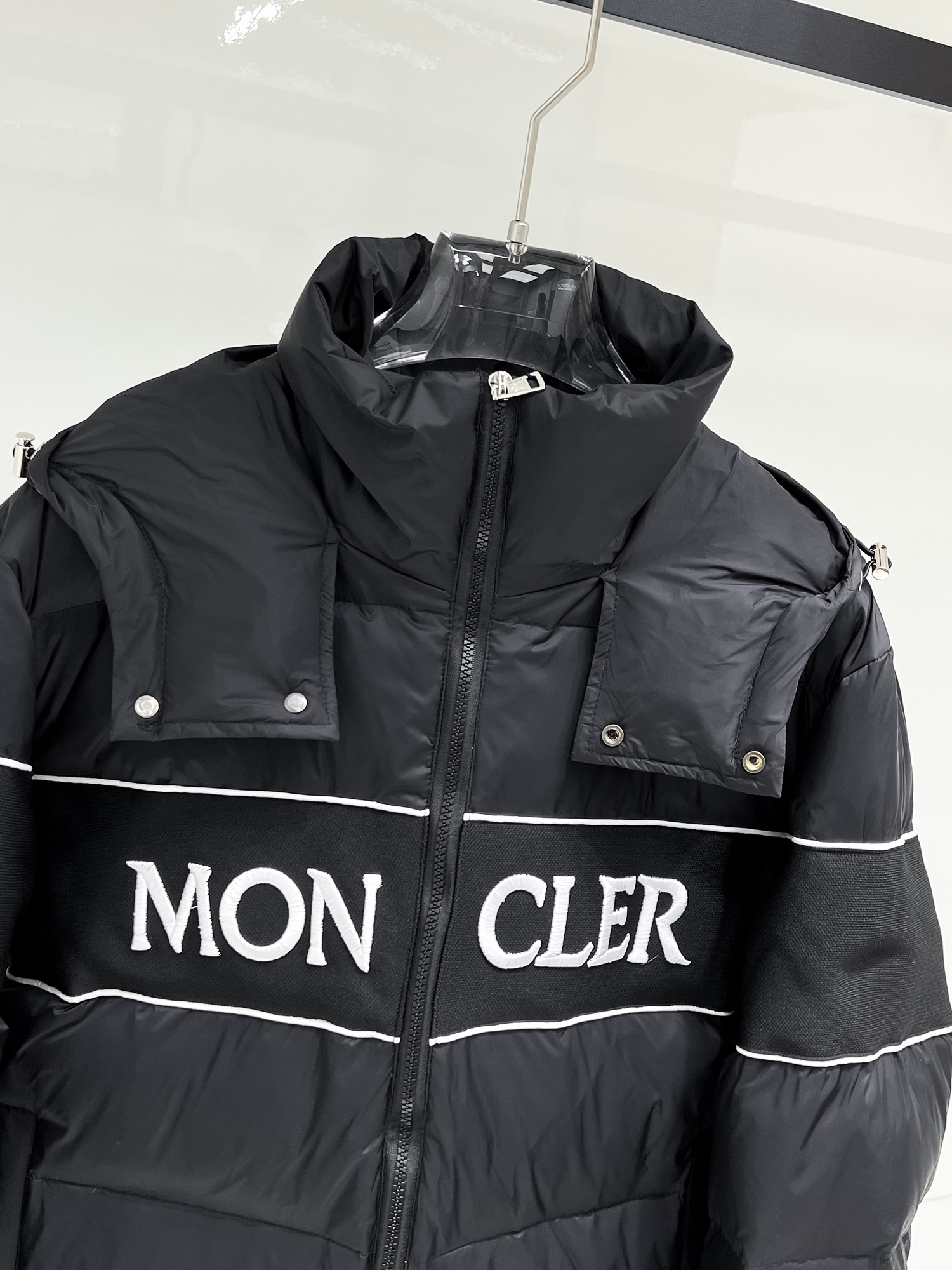 【MONCLER 公式旗艦店】モンクレール  ダウンジャケット好評に付き再入荷！ 241206