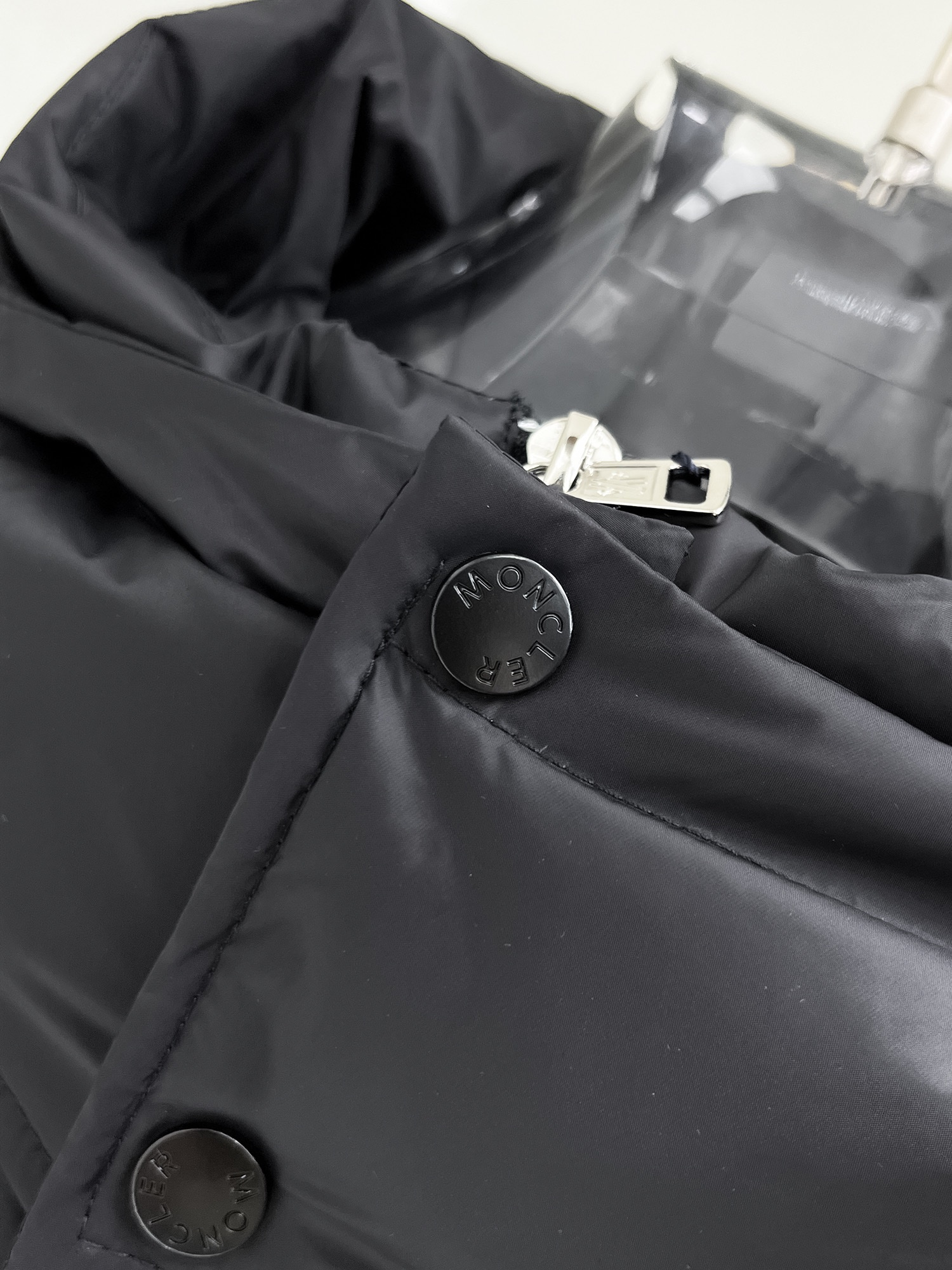 【MONCLER 公式旗艦店】モンクレール  ダウンジャケット好評に付き再入荷！ 241206