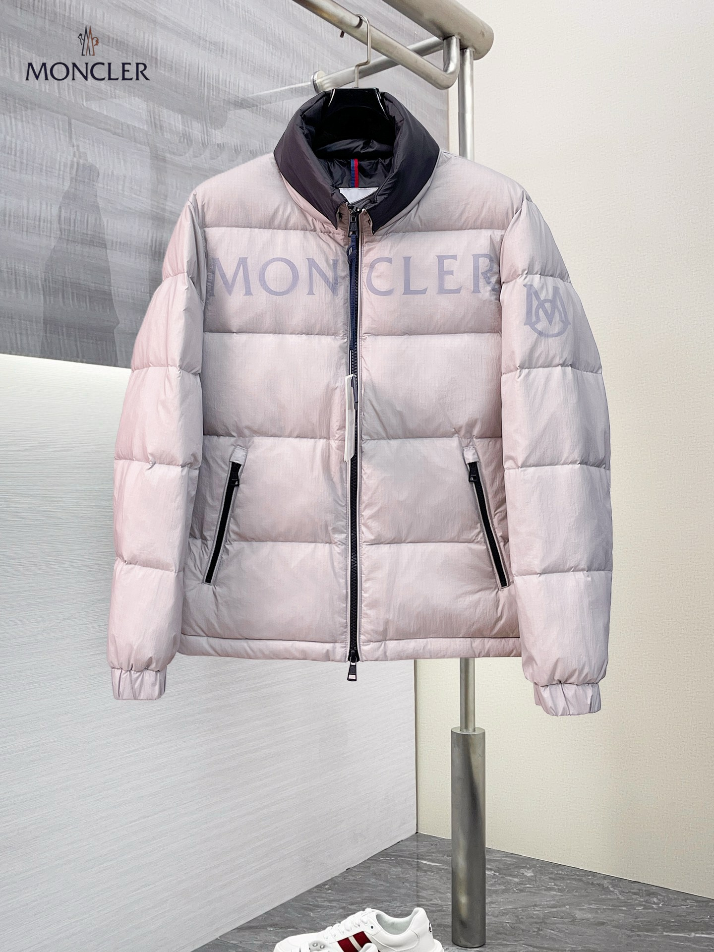 【MONCLER 公式旗艦店】モンクレール  ダウンジャケット好評に付き再入荷！ 241206