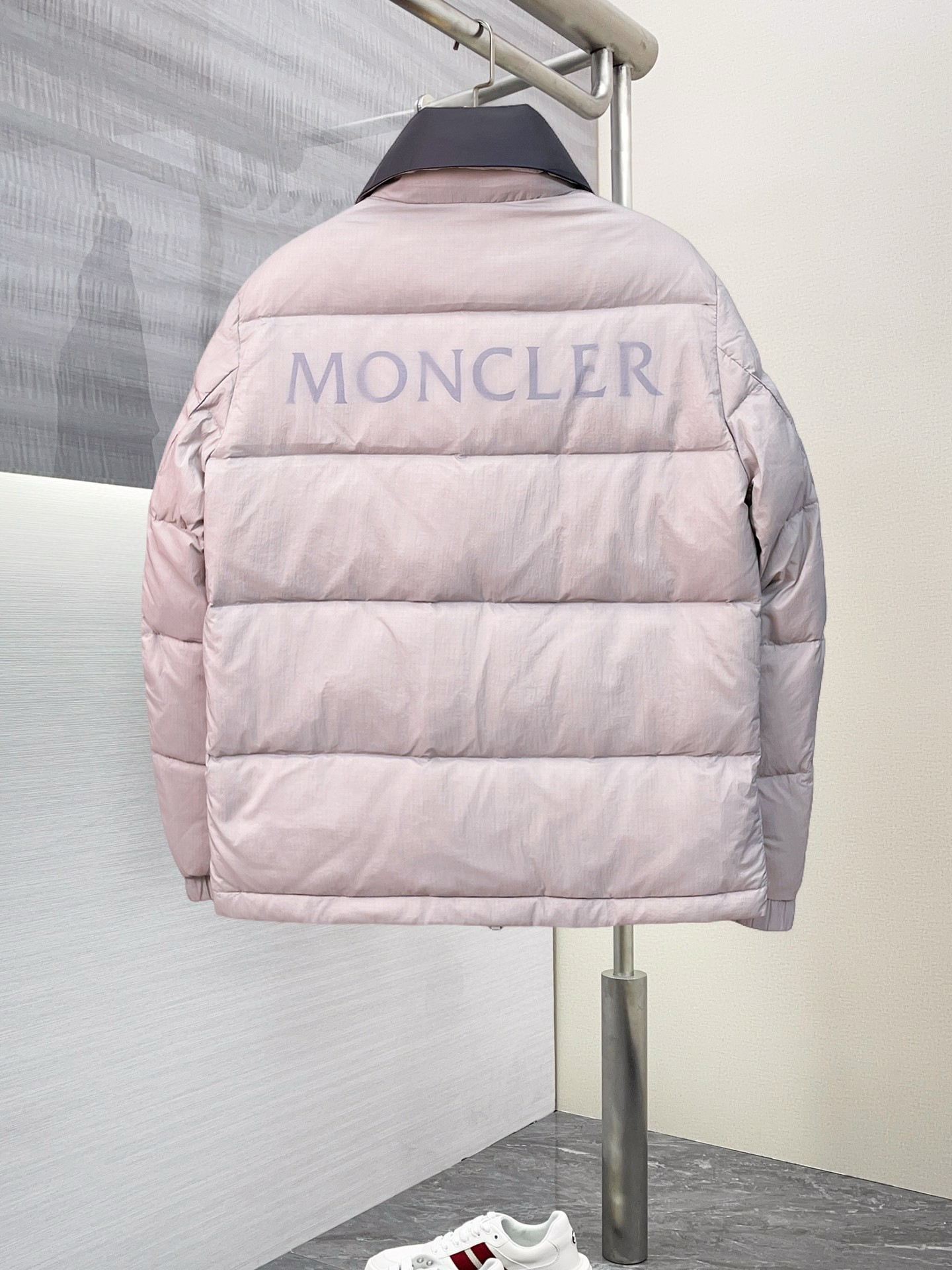 【MONCLER 公式旗艦店】モンクレール  ダウンジャケット好評に付き再入荷！ 241206
