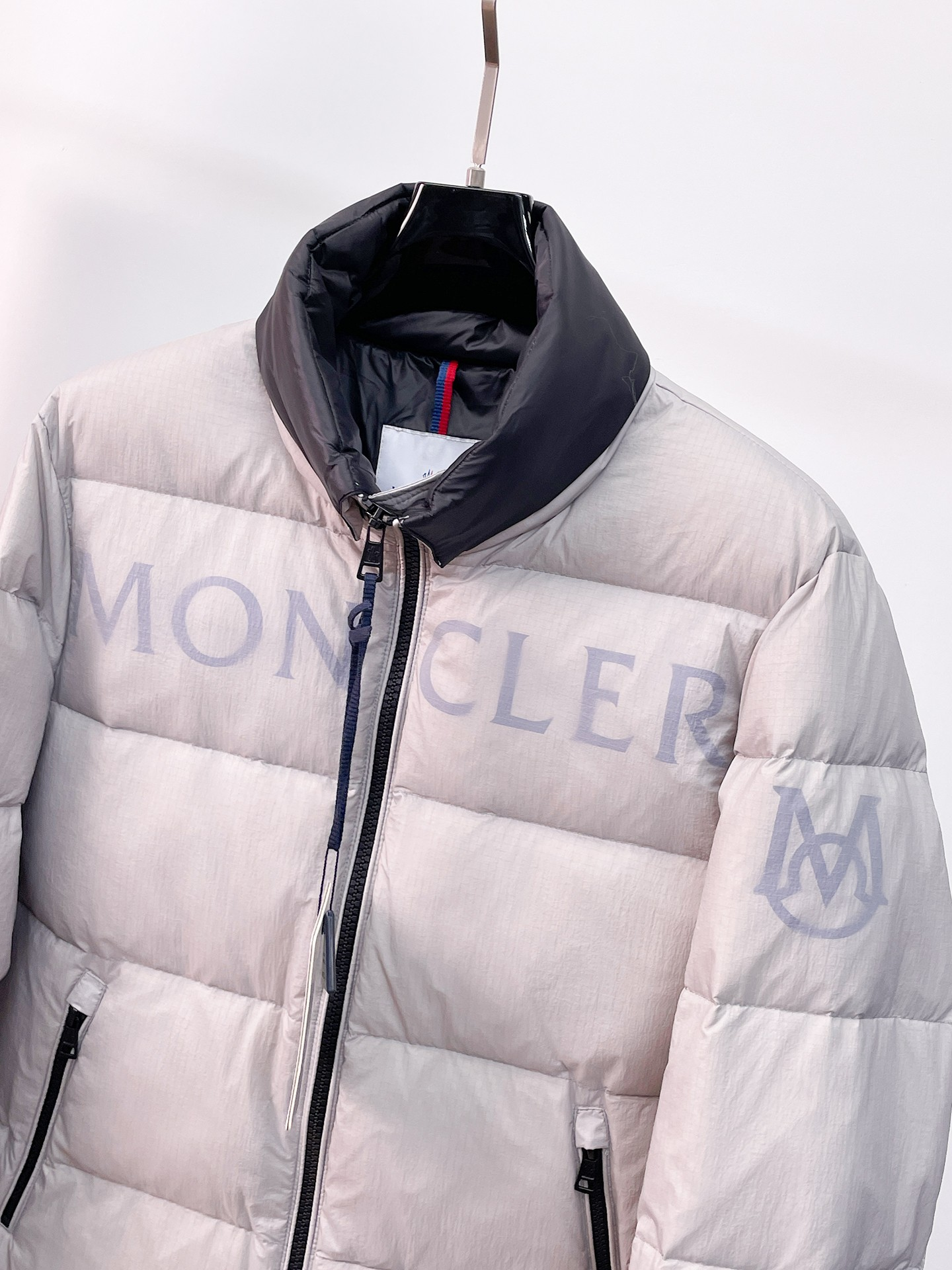 【MONCLER 公式旗艦店】モンクレール  ダウンジャケット好評に付き再入荷！ 241206