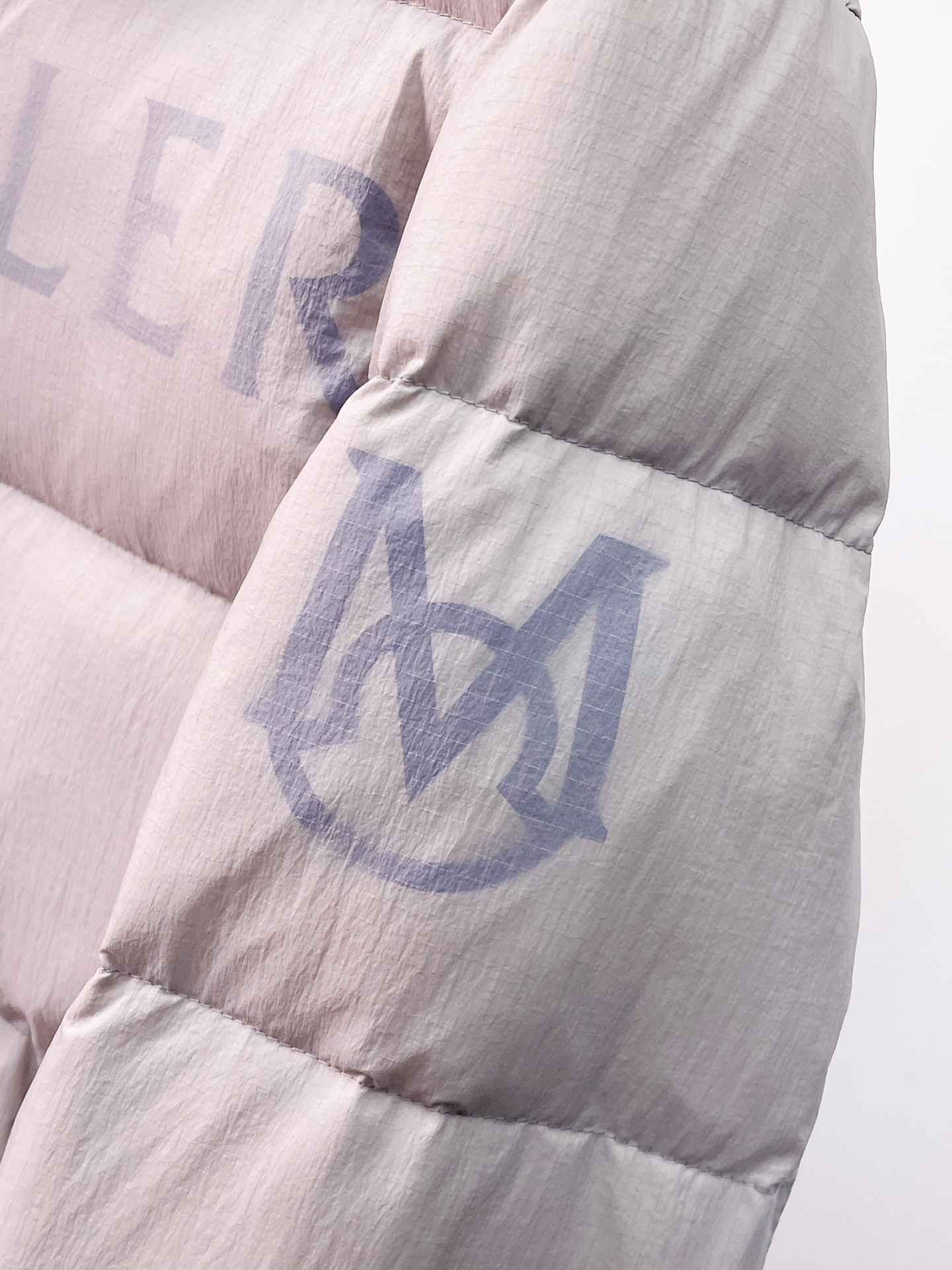 【MONCLER 公式旗艦店】モンクレール  ダウンジャケット好評に付き再入荷！ 241206