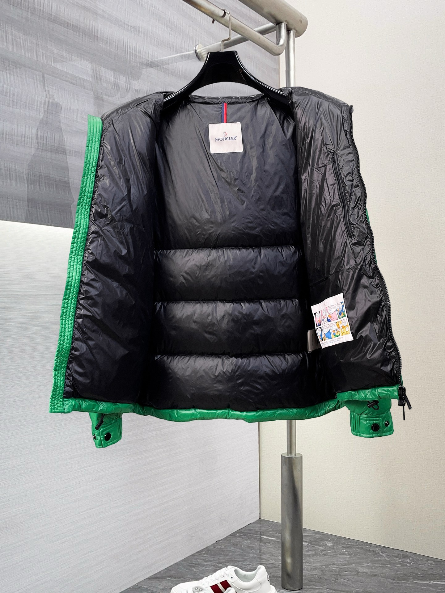 【MONCLER 公式旗艦店】モンクレール  ダウンジャケット好評に付き再入荷！ 241206