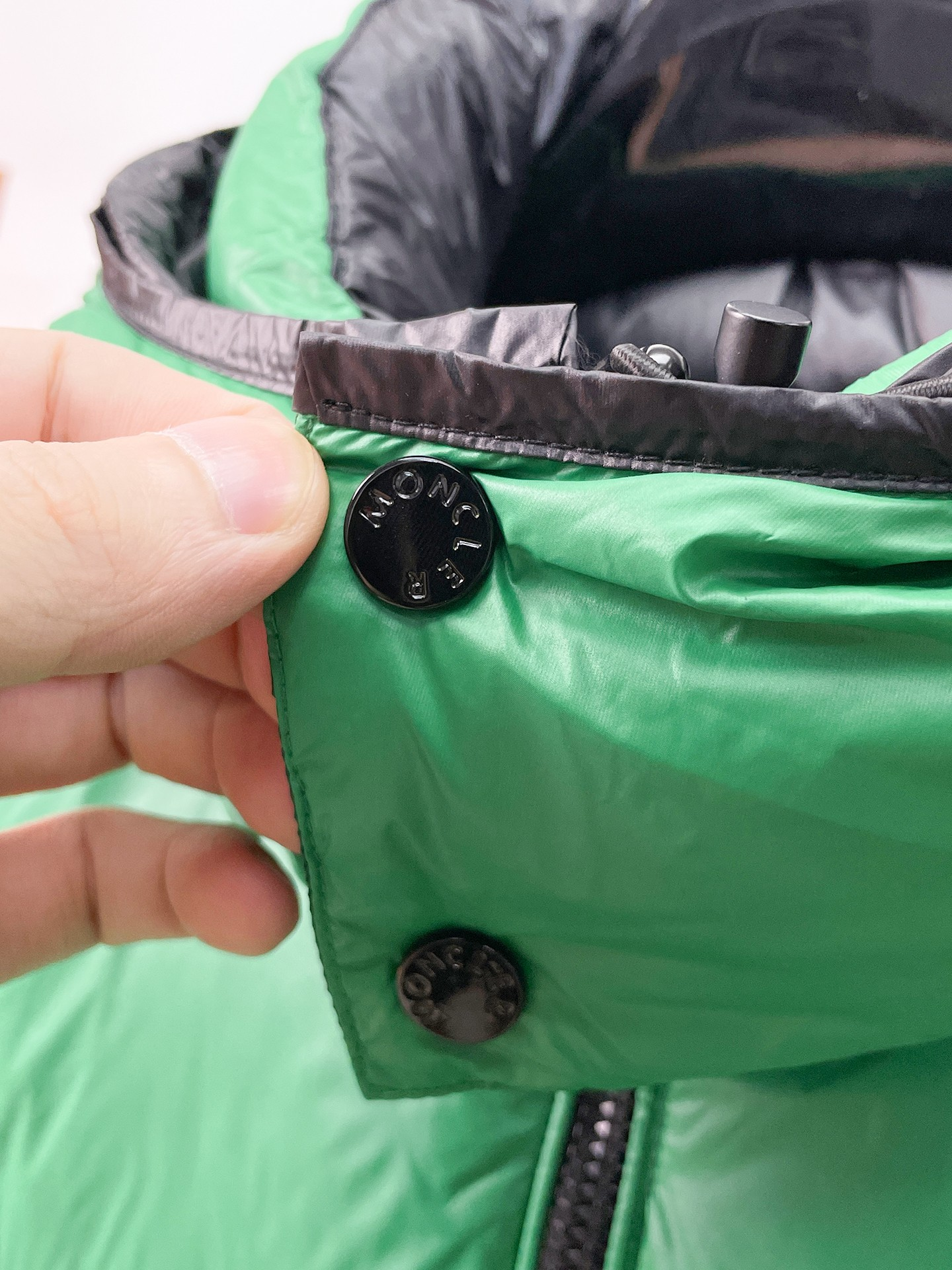 【MONCLER 公式旗艦店】モンクレール  ダウンジャケット好評に付き再入荷！ 241206