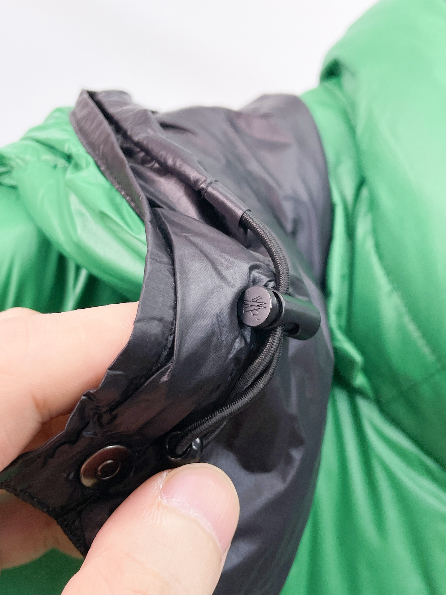 【MONCLER 公式旗艦店】モンクレール  ダウンジャケット好評に付き再入荷！ 241206