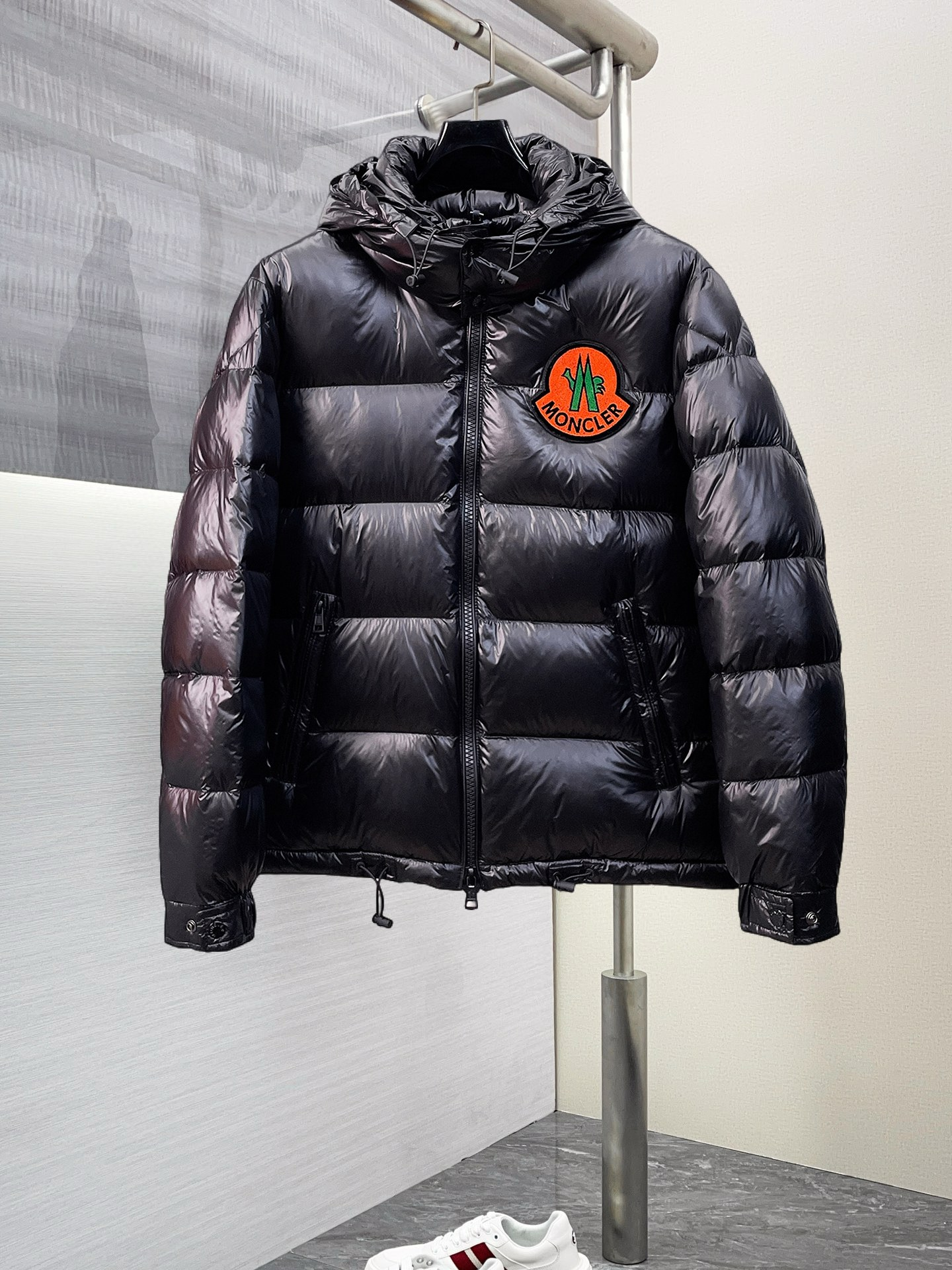 【MONCLER 公式旗艦店】モンクレール  ダウンジャケット好評に付き再入荷！ 241206