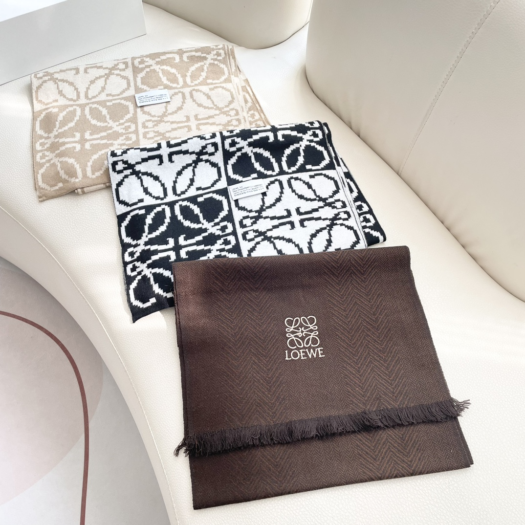 【LOEWE ロエベ】スカーフ 32*180CM   241207