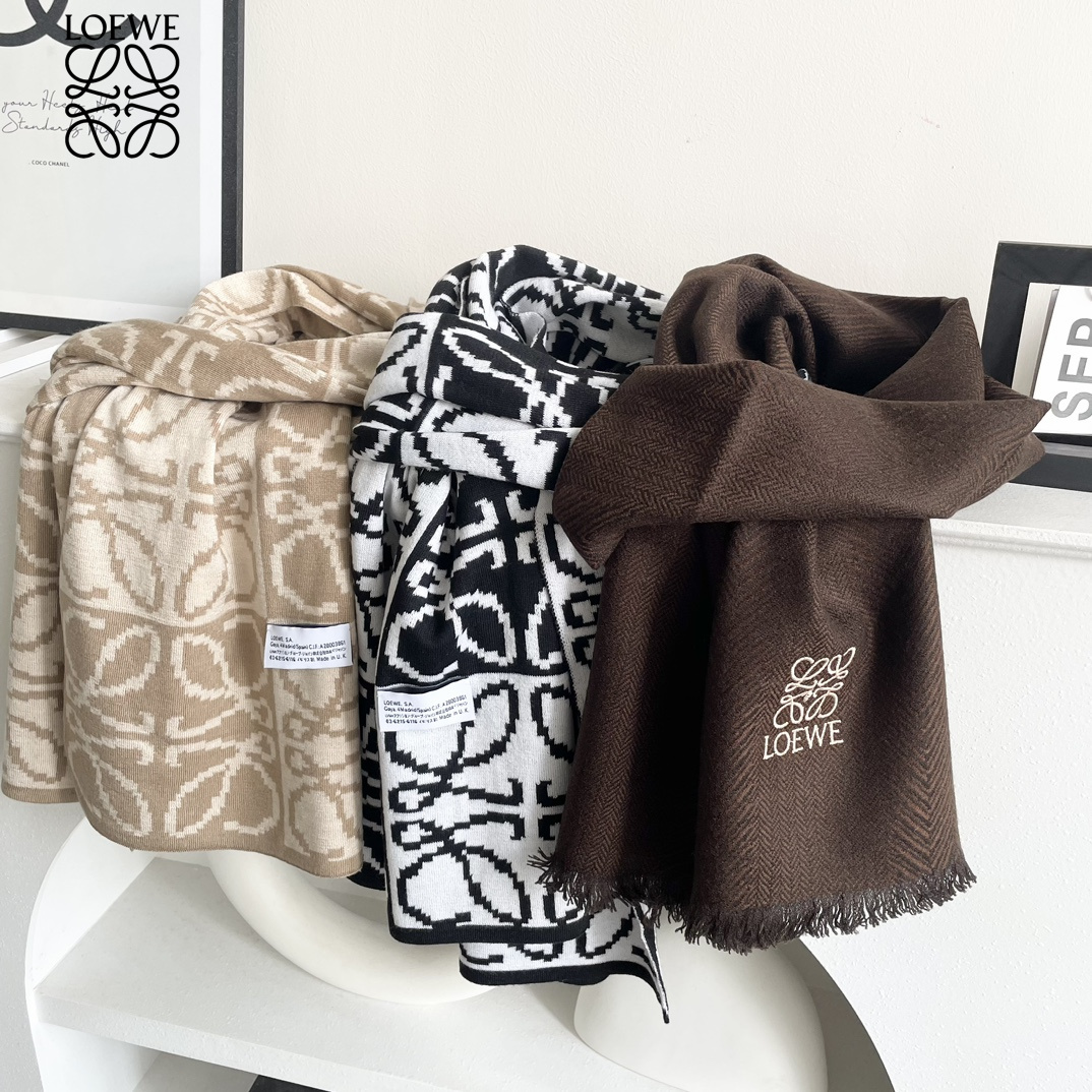 【LOEWE ロエベ】スカーフ 32*180CM   241207