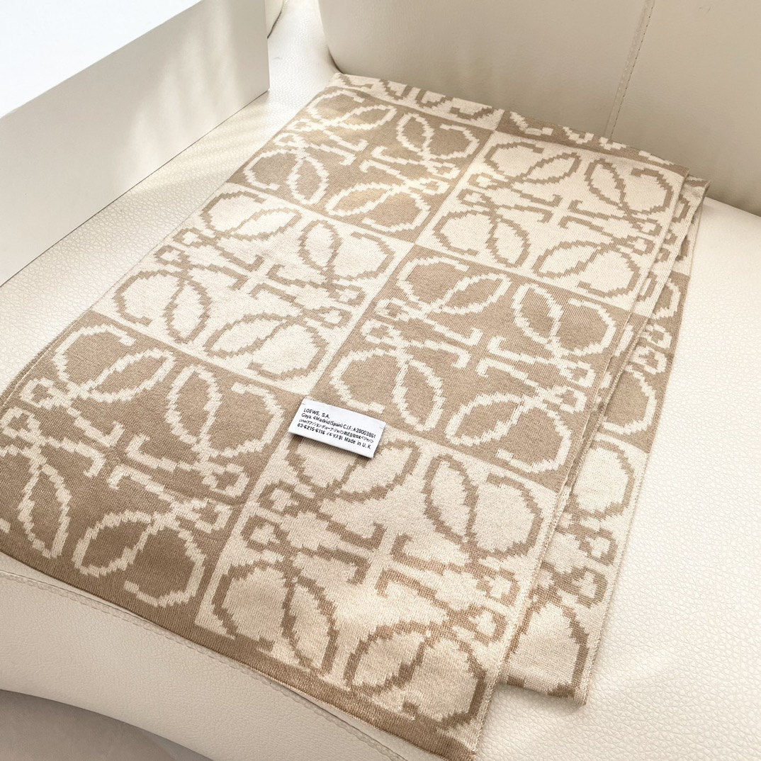 【LOEWE ロエベ】スカーフ 32*180CM   241207