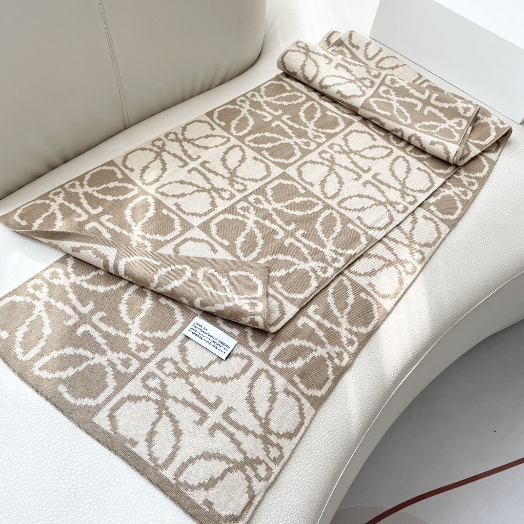 【LOEWE ロエベ】スカーフ 32*180CM   241207