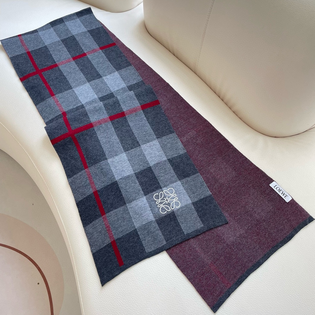 【LOEWE ロエベ】スカーフ 32*180CM   241207